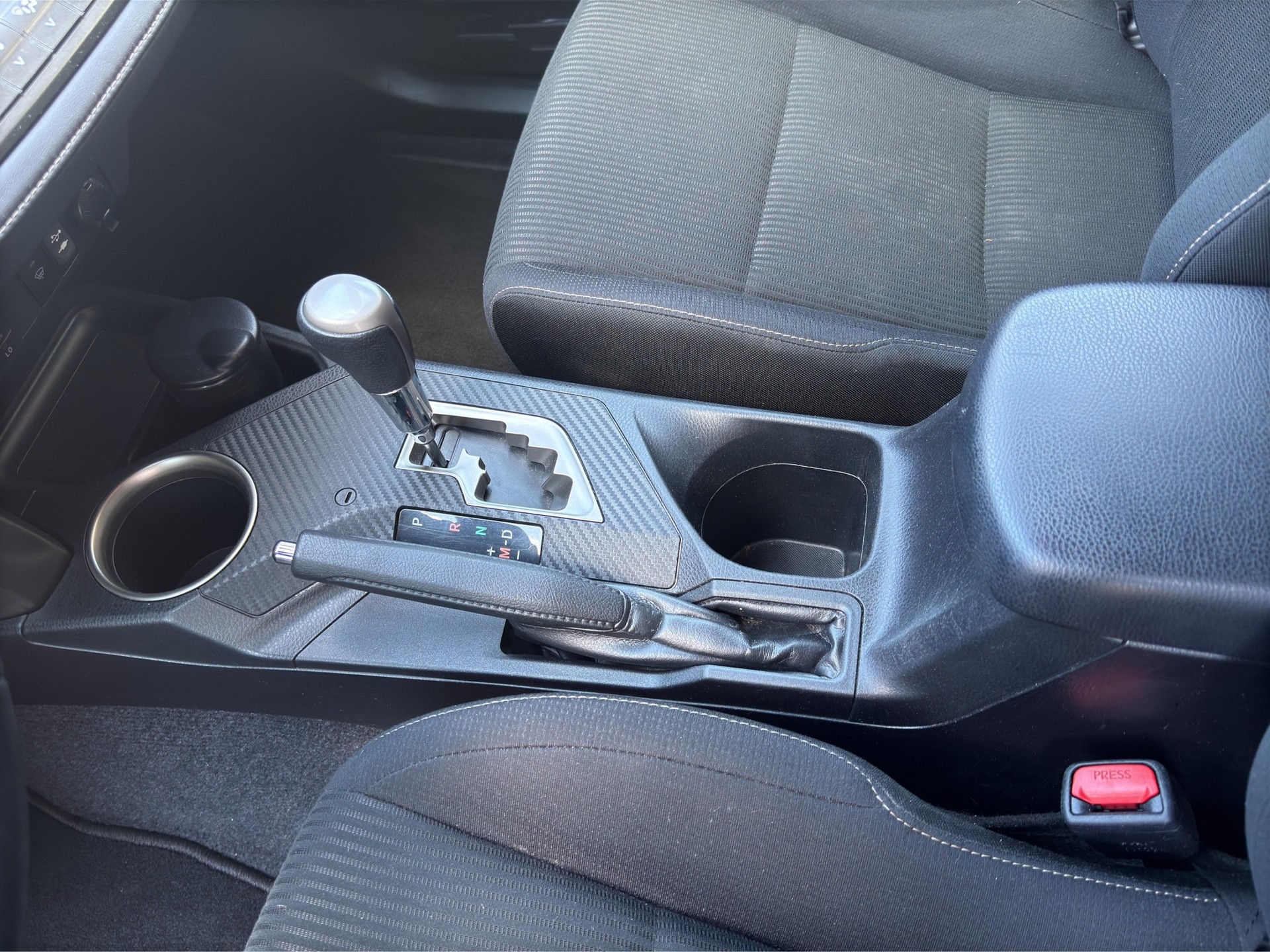 TOYOTA RAV-4 2.0 16V Sol-image-13