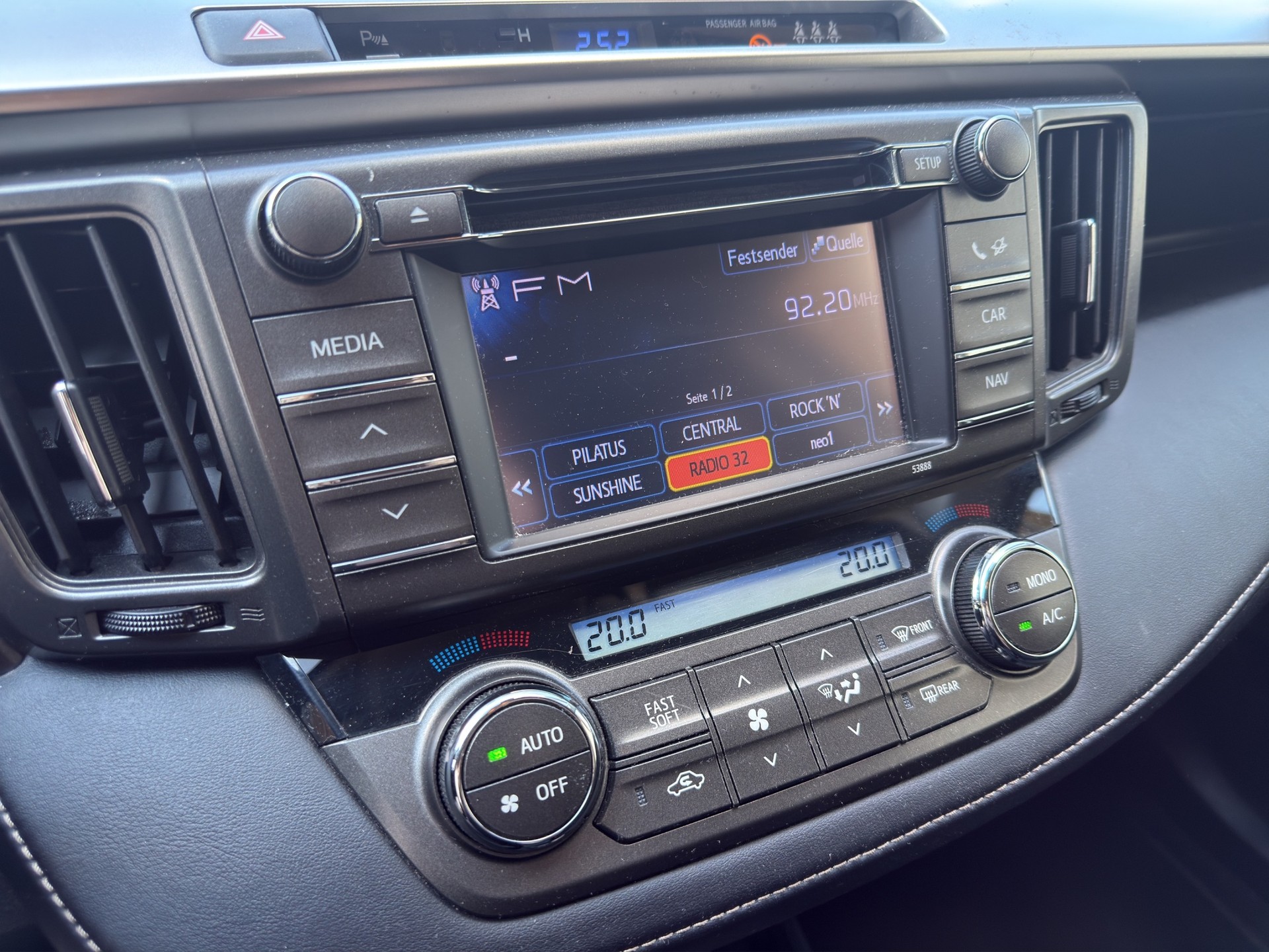 TOYOTA RAV-4 2.0 16V Sol-image-19