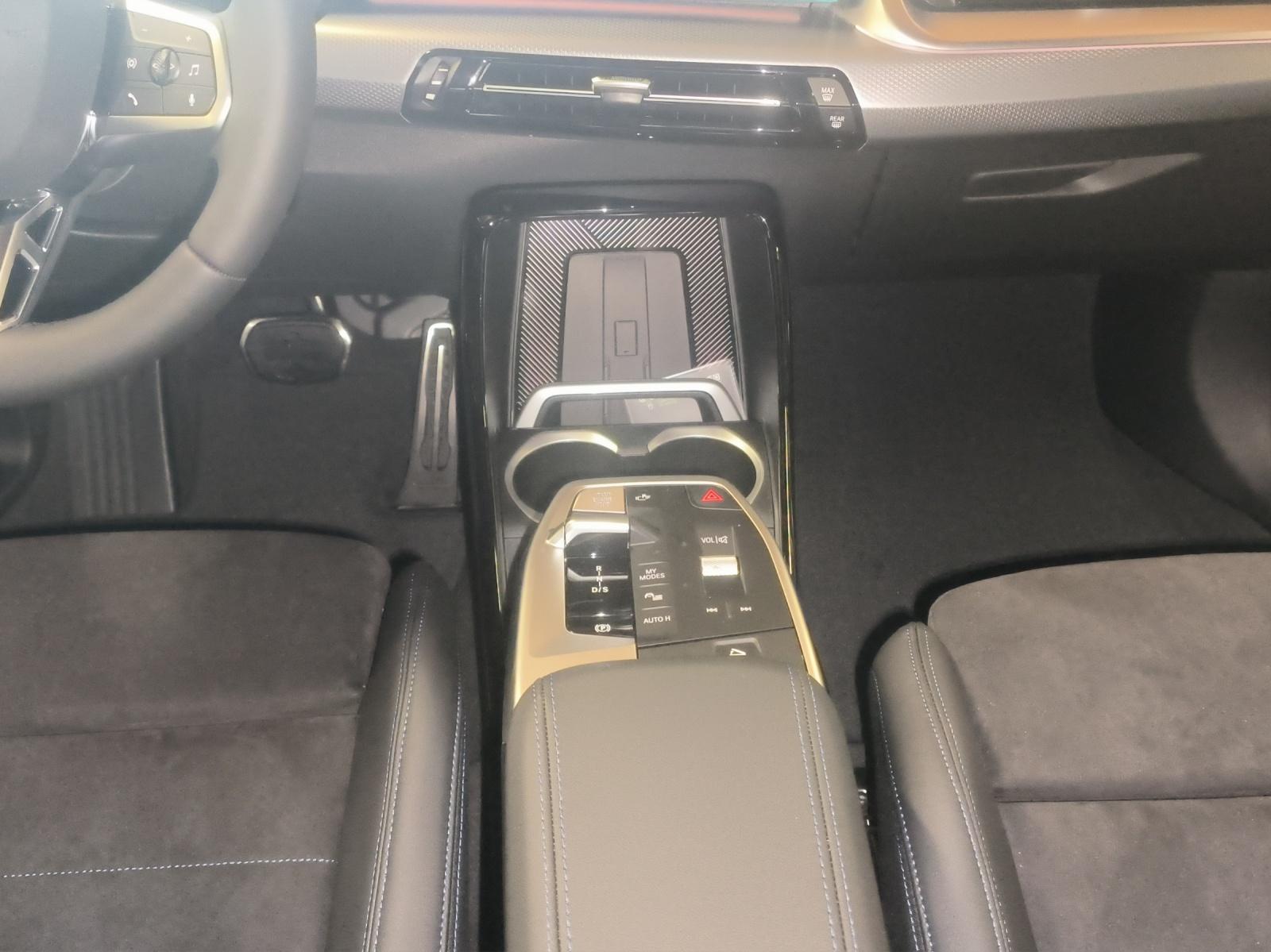 BMW X1 20d xDrive paddles-image-19