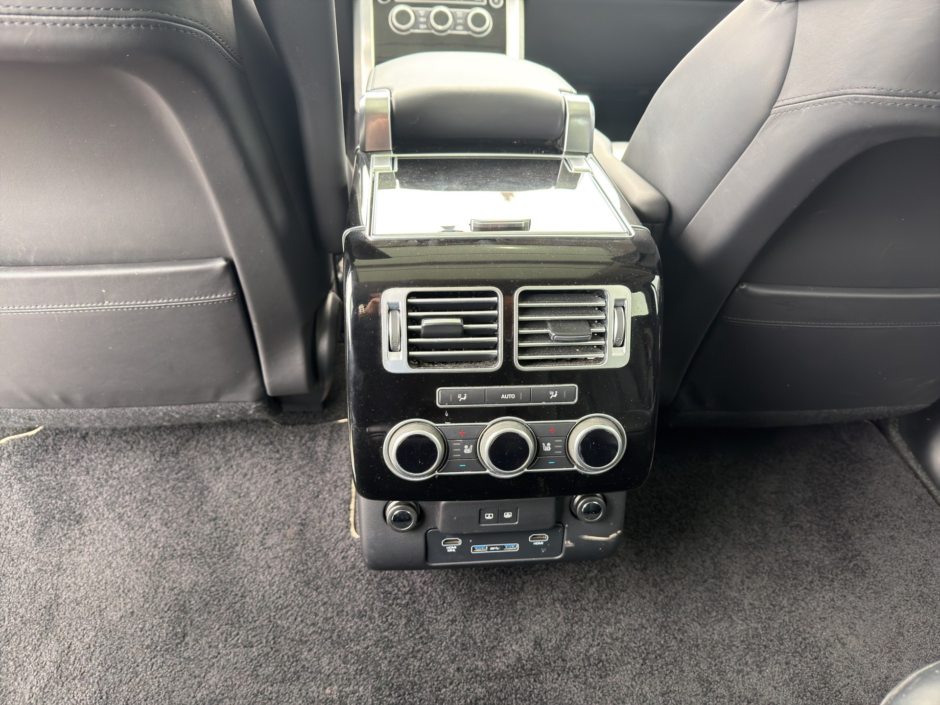 LAND ROVER Range Rover 3.0 SDV6 Hybrid Autobiography Aut.-image-22