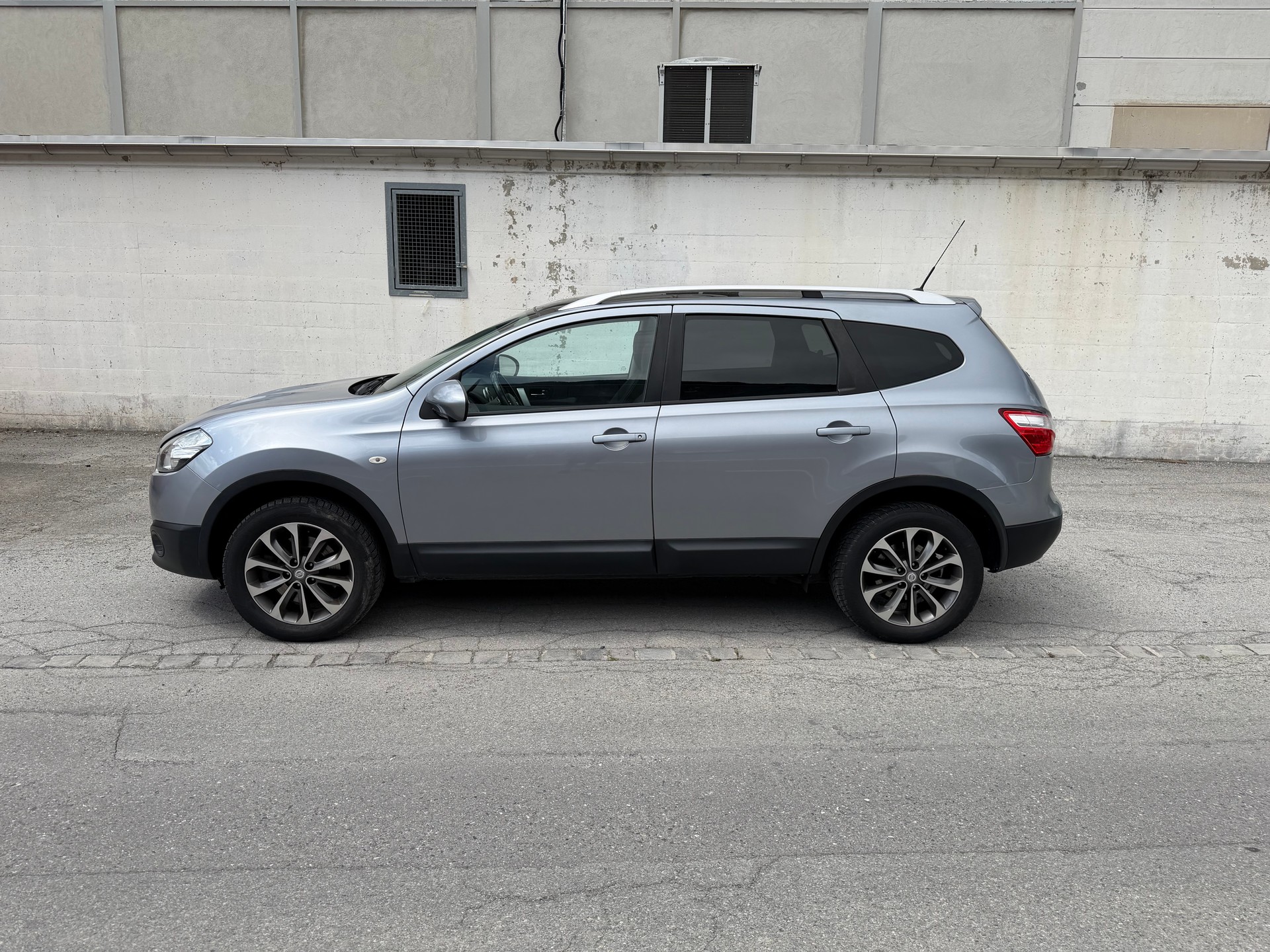 NISSAN Qashqai +2 2.0 4WD tekna-image-1