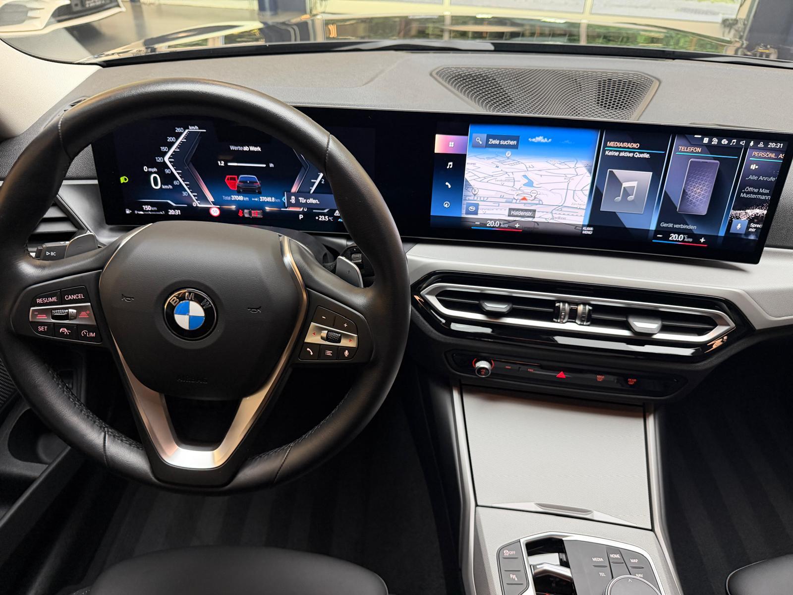 BMW 320d SAG Touring-image-12