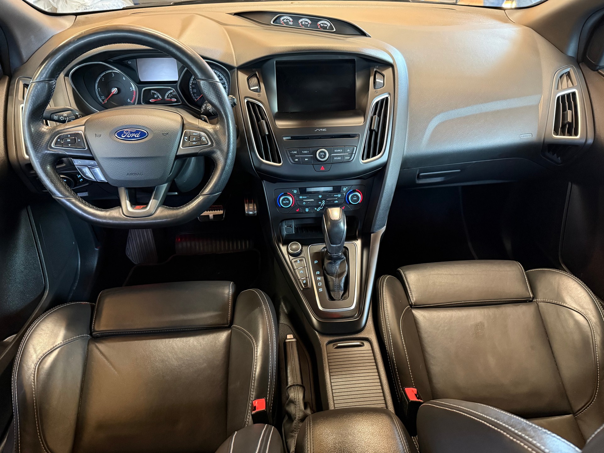 FORD Focus 2.0 TDCi ST3 Powershift-image-8