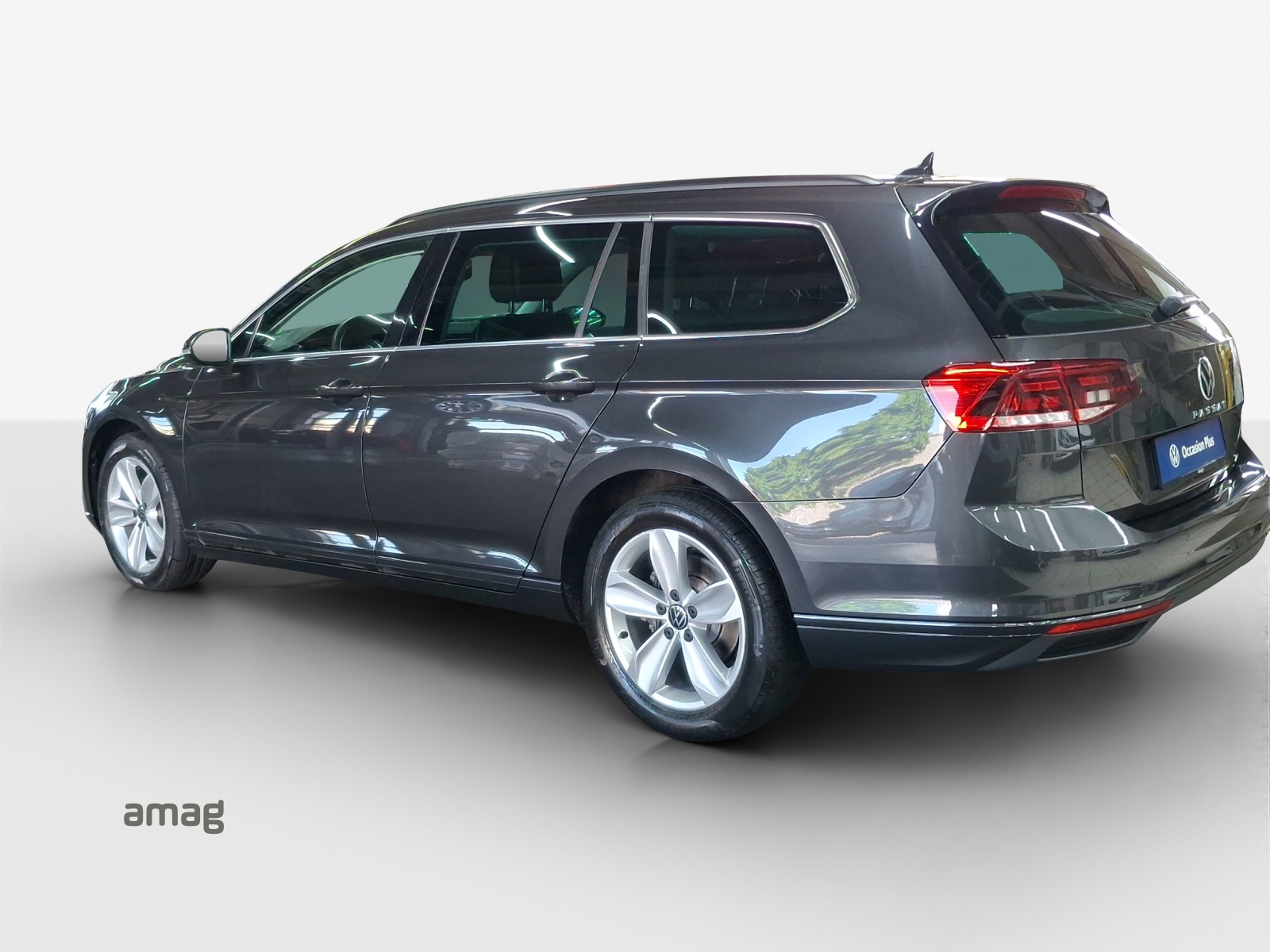VW Passat 2.0 TDI BMT Business 4Motion DSG-image-2