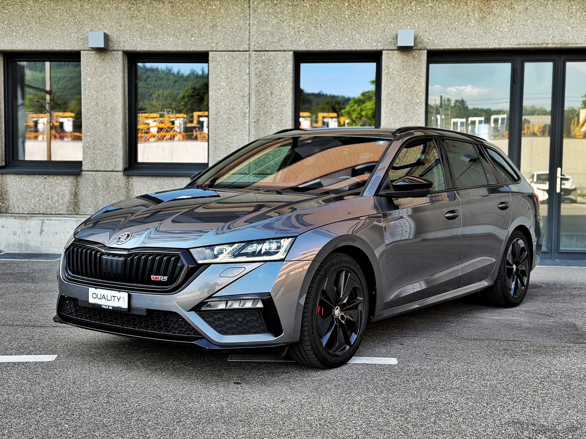 SKODA Octavia Combi 2.0 TDI DSG RS 4x4-image-0