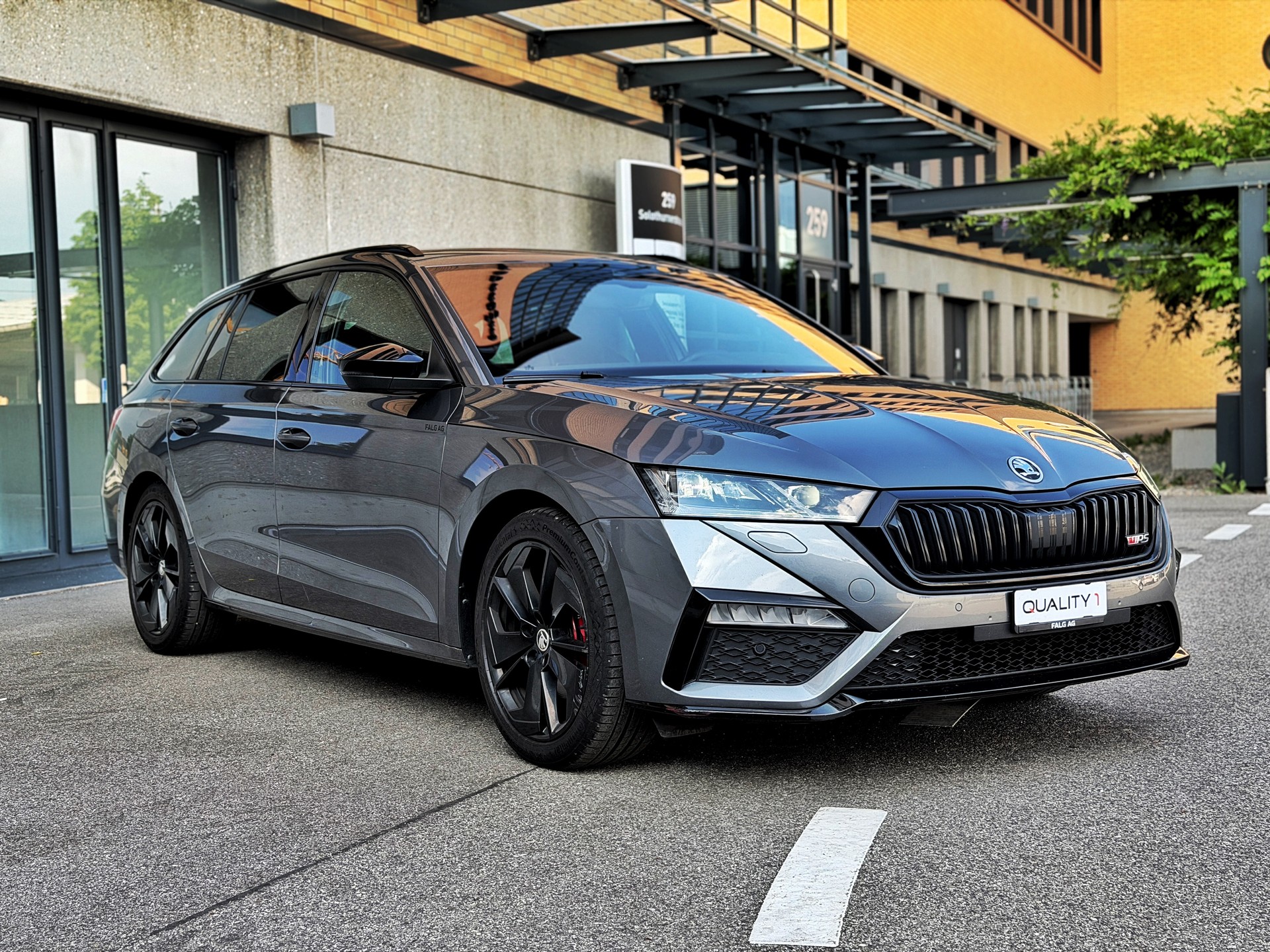 SKODA Octavia Combi 2.0 TDI DSG RS 4x4-image-5