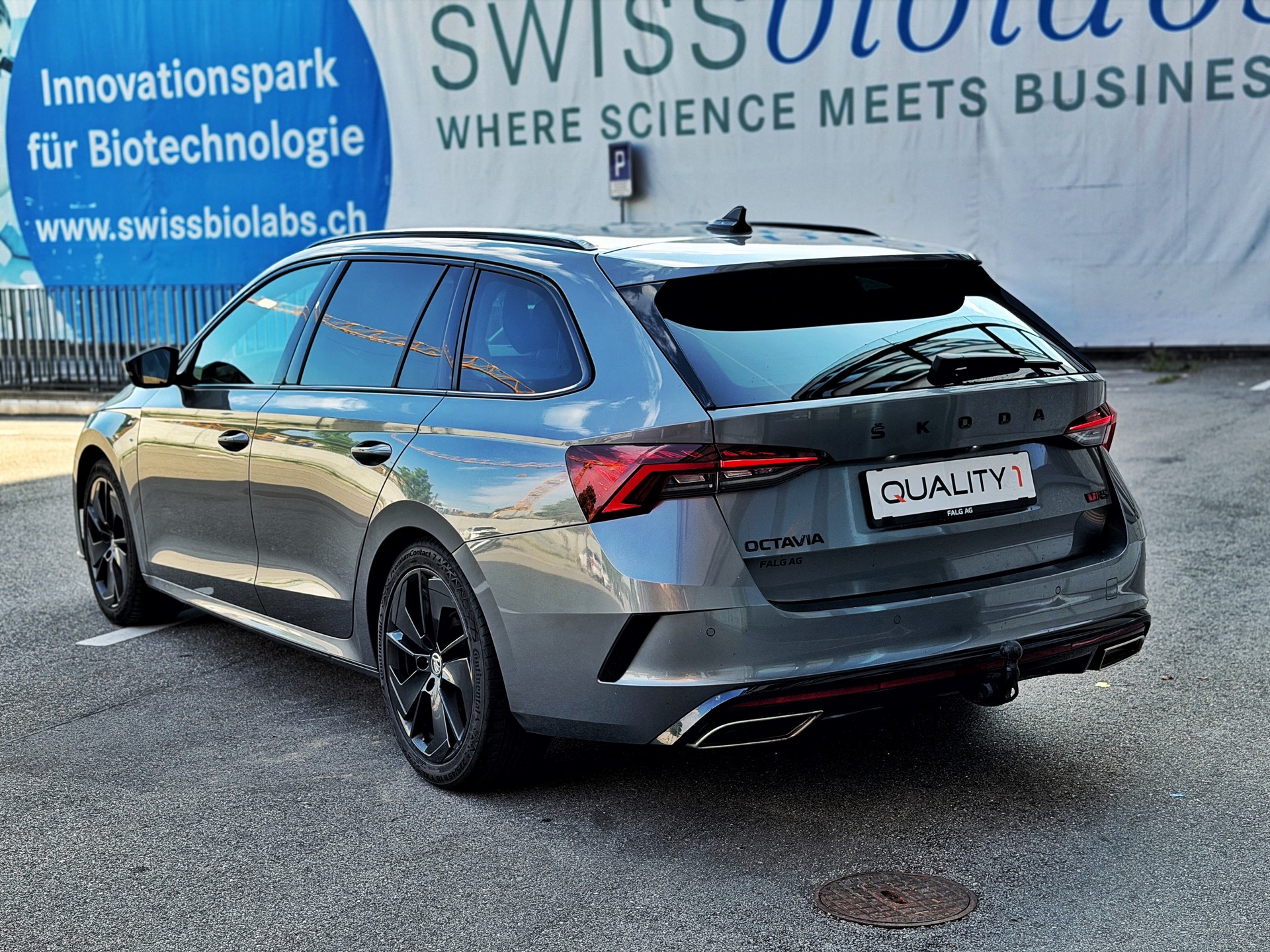 SKODA Octavia Combi 2.0 TDI DSG RS 4x4-image-2