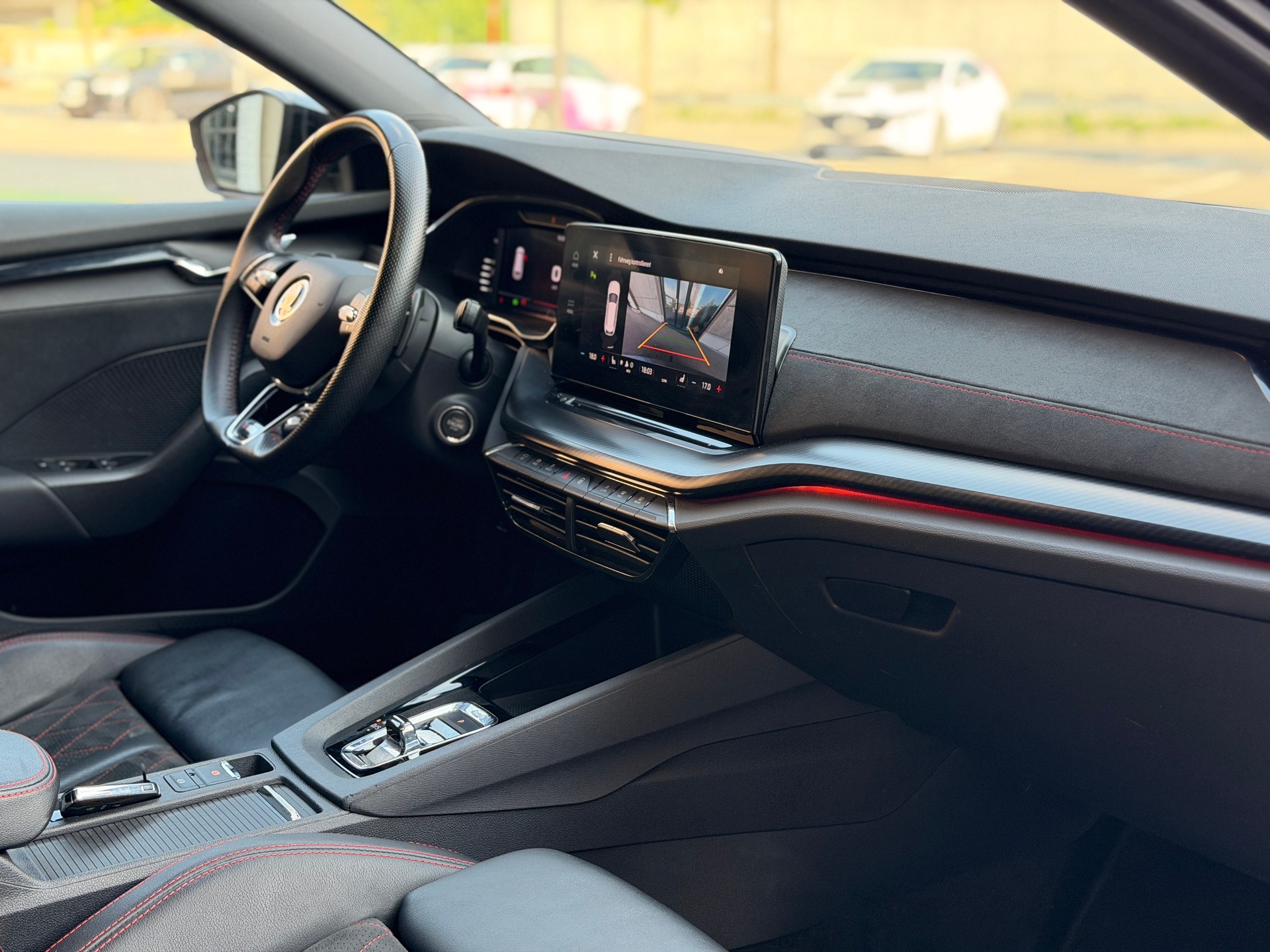 SKODA Octavia Combi 2.0 TDI DSG RS 4x4-image-23