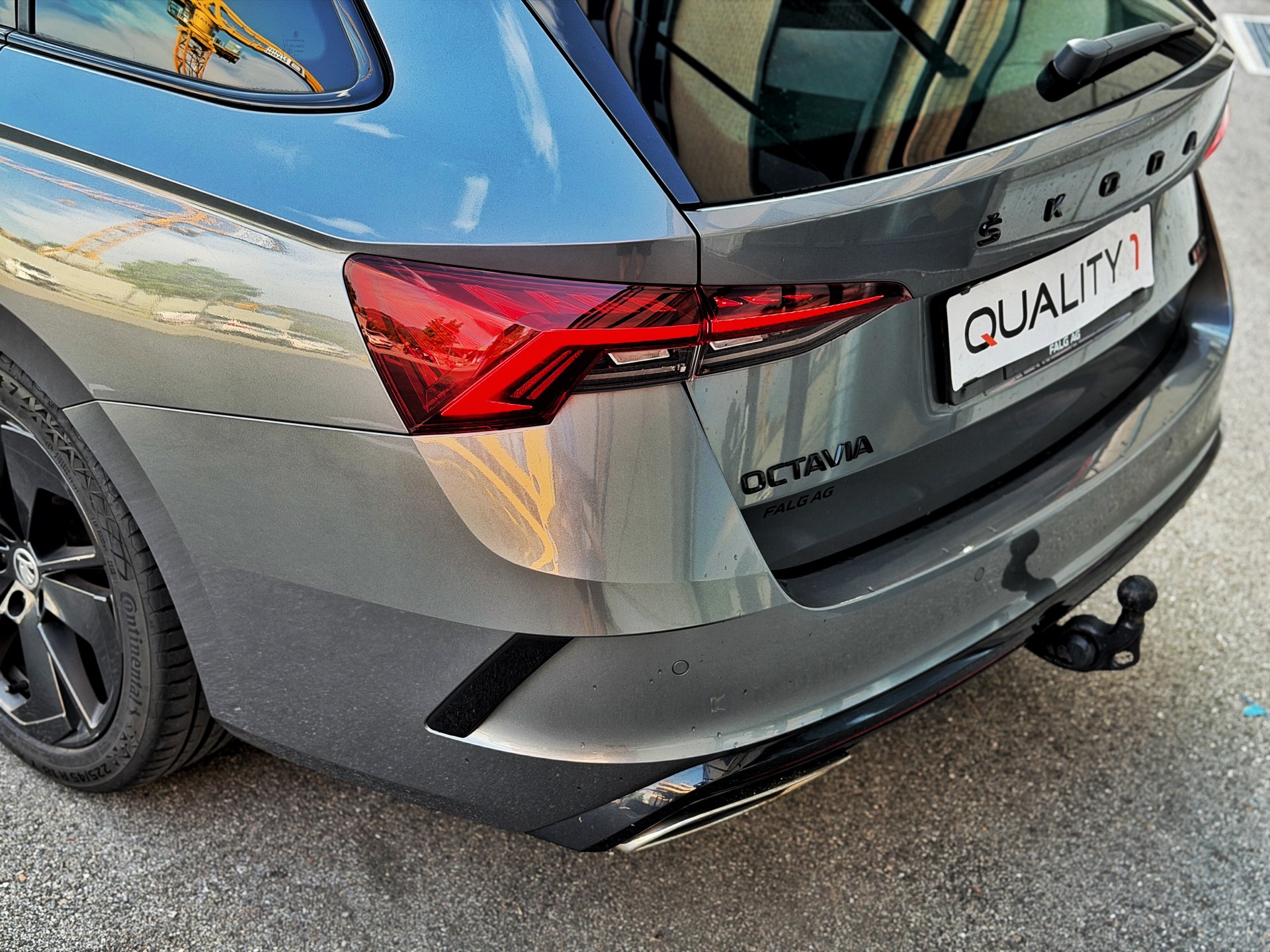 SKODA Octavia Combi 2.0 TDI DSG RS 4x4-image-8