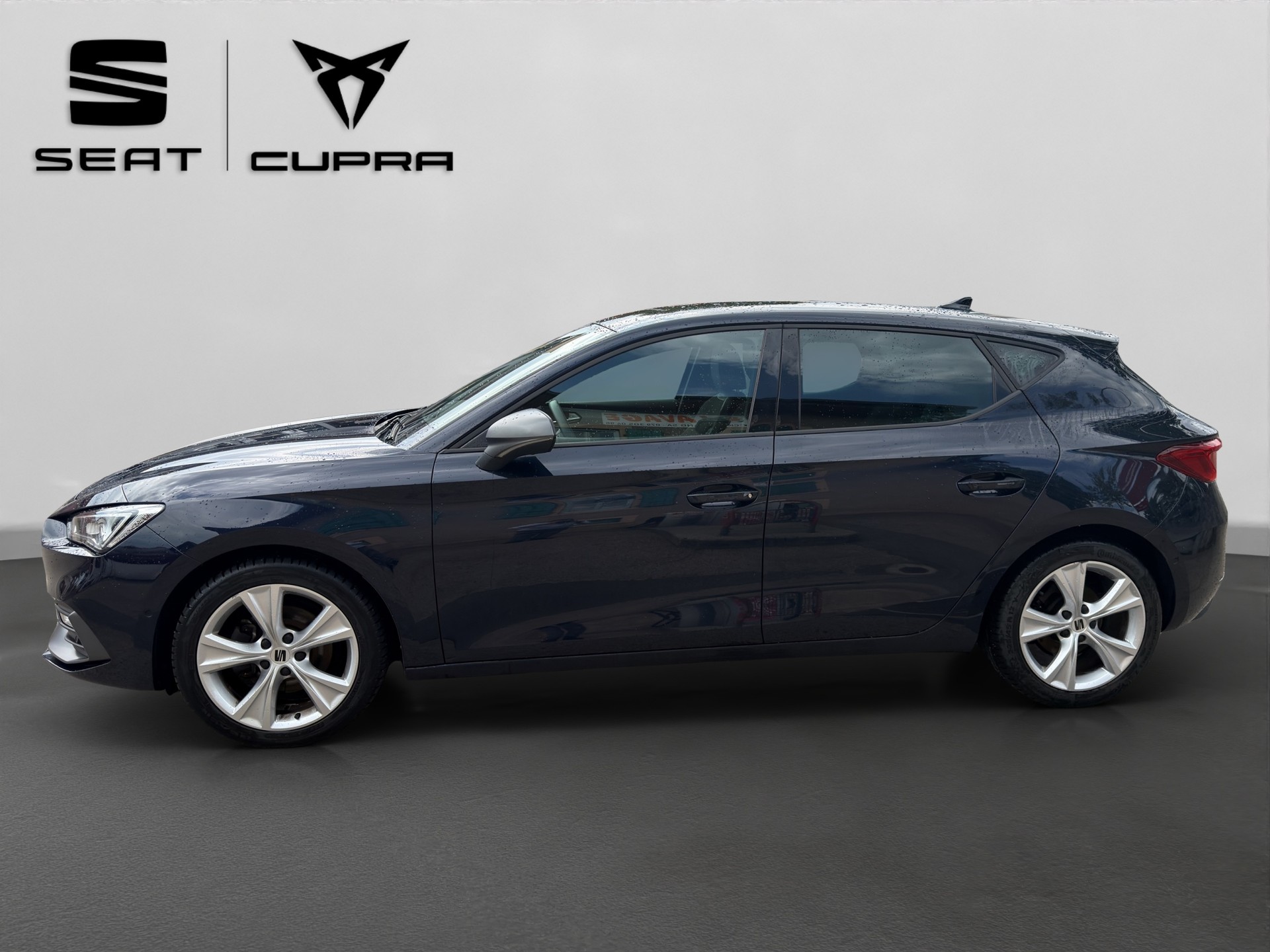 SEAT Leon 1.5 eTSI mHEV DSG Music Edition-showroom-element-1