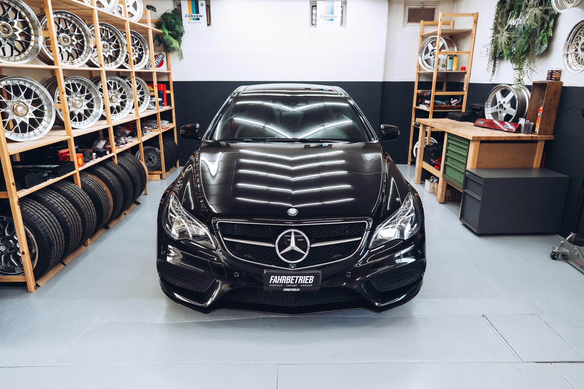 MERCEDES-BENZ E 350 4Matic 7G-Tronic-image-2