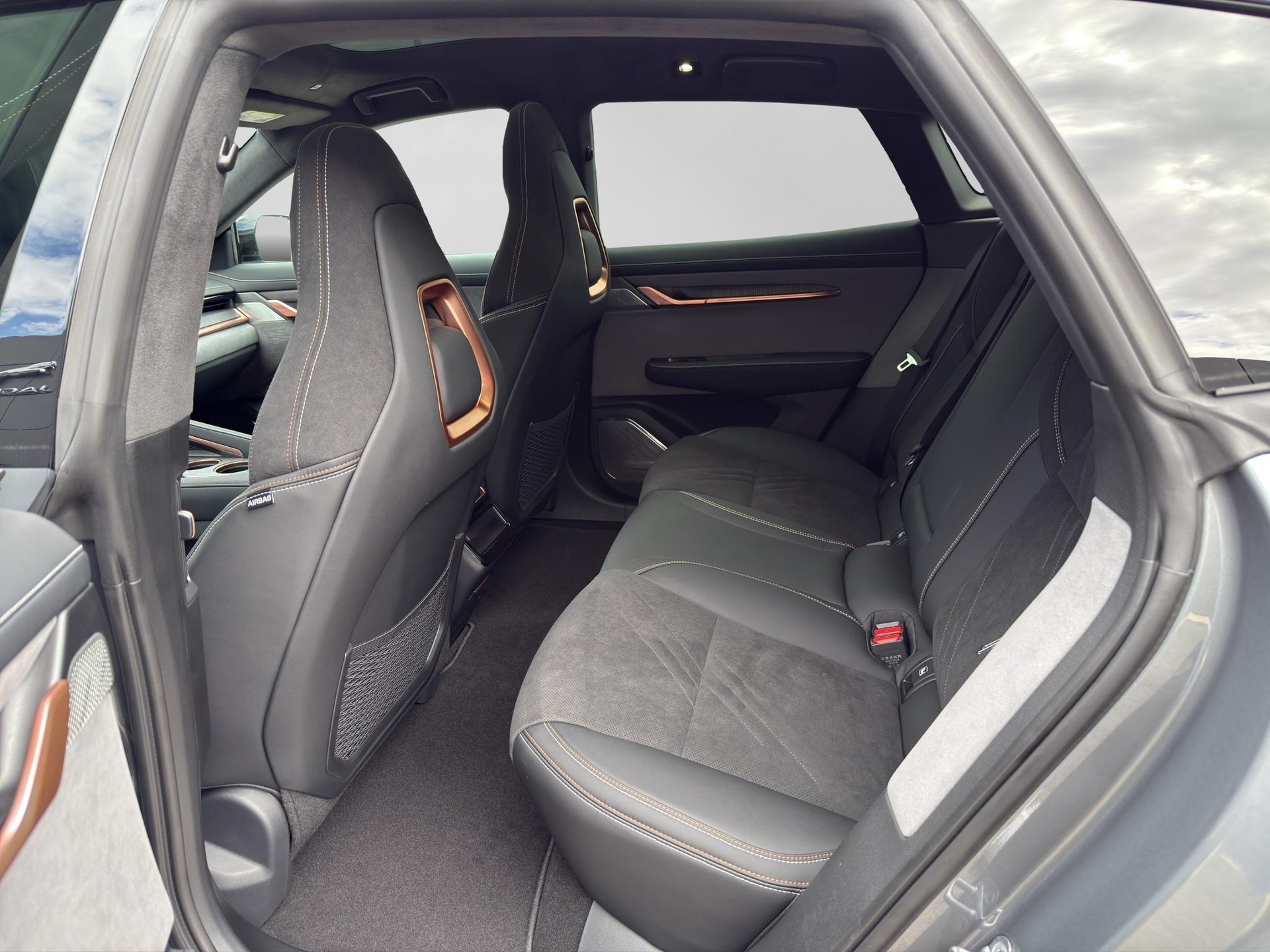 ZEEKR 001 Performance AWD-image-6