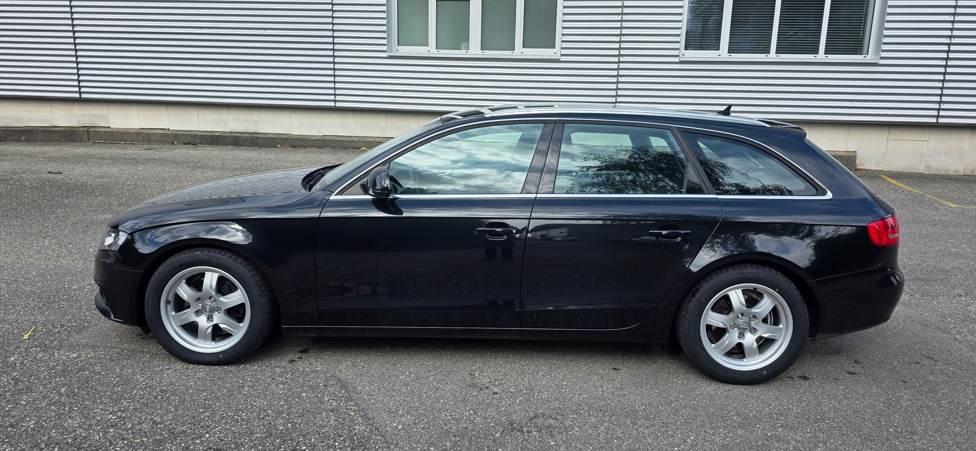 AUDI A4 Avant 1.8 TFSI multitronic-image-1