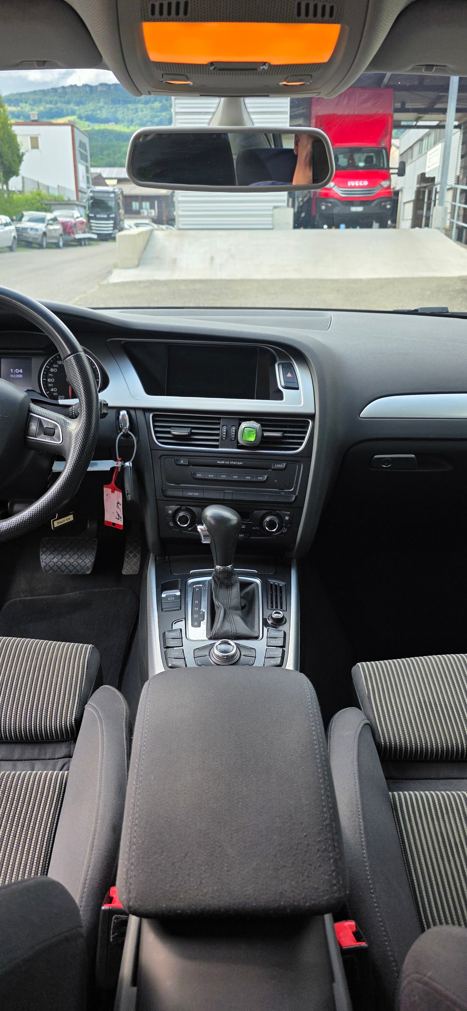 AUDI A4 Avant 1.8 TFSI multitronic-image-9