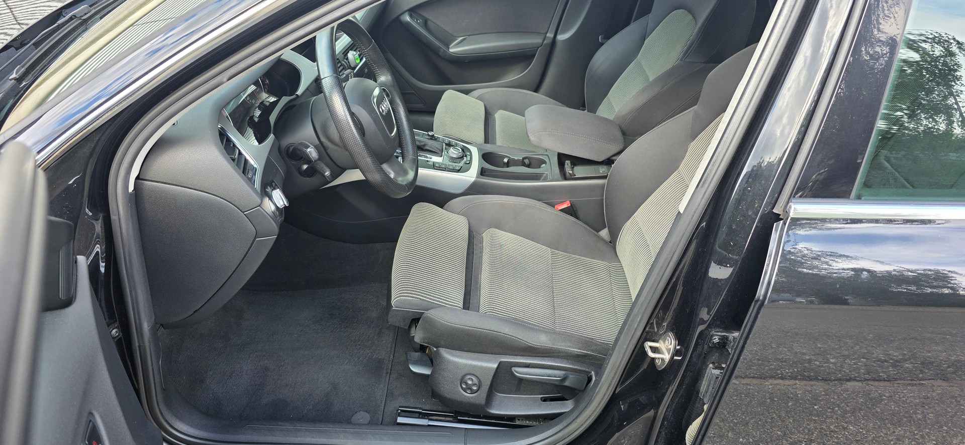 AUDI A4 Avant 1.8 TFSI multitronic-image-7