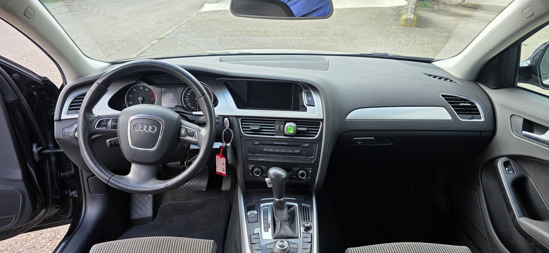 AUDI A4 Avant 1.8 TFSI multitronic-image-10