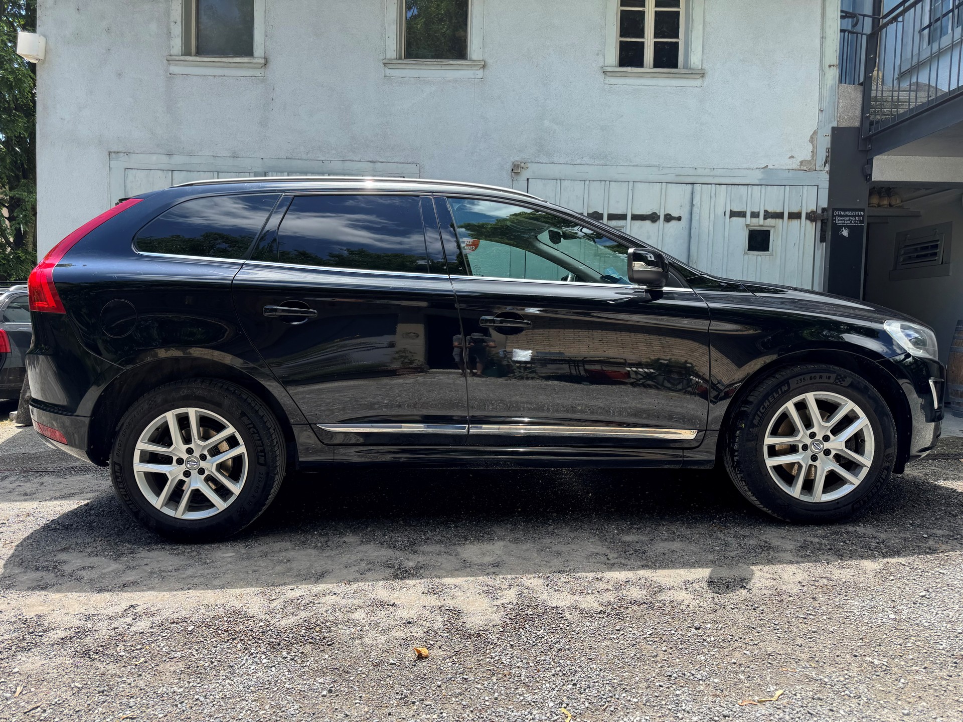 VOLVO 2.4 D5 Executive AWD S/S-image-0