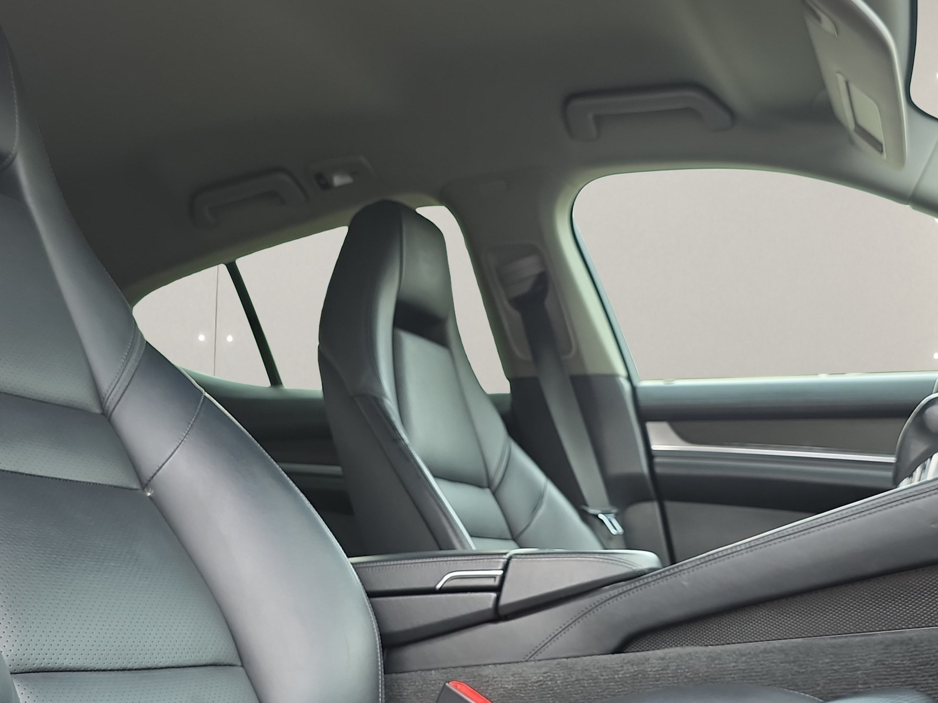 PORSCHE Panamera 4S 4.8 PDK-image-16