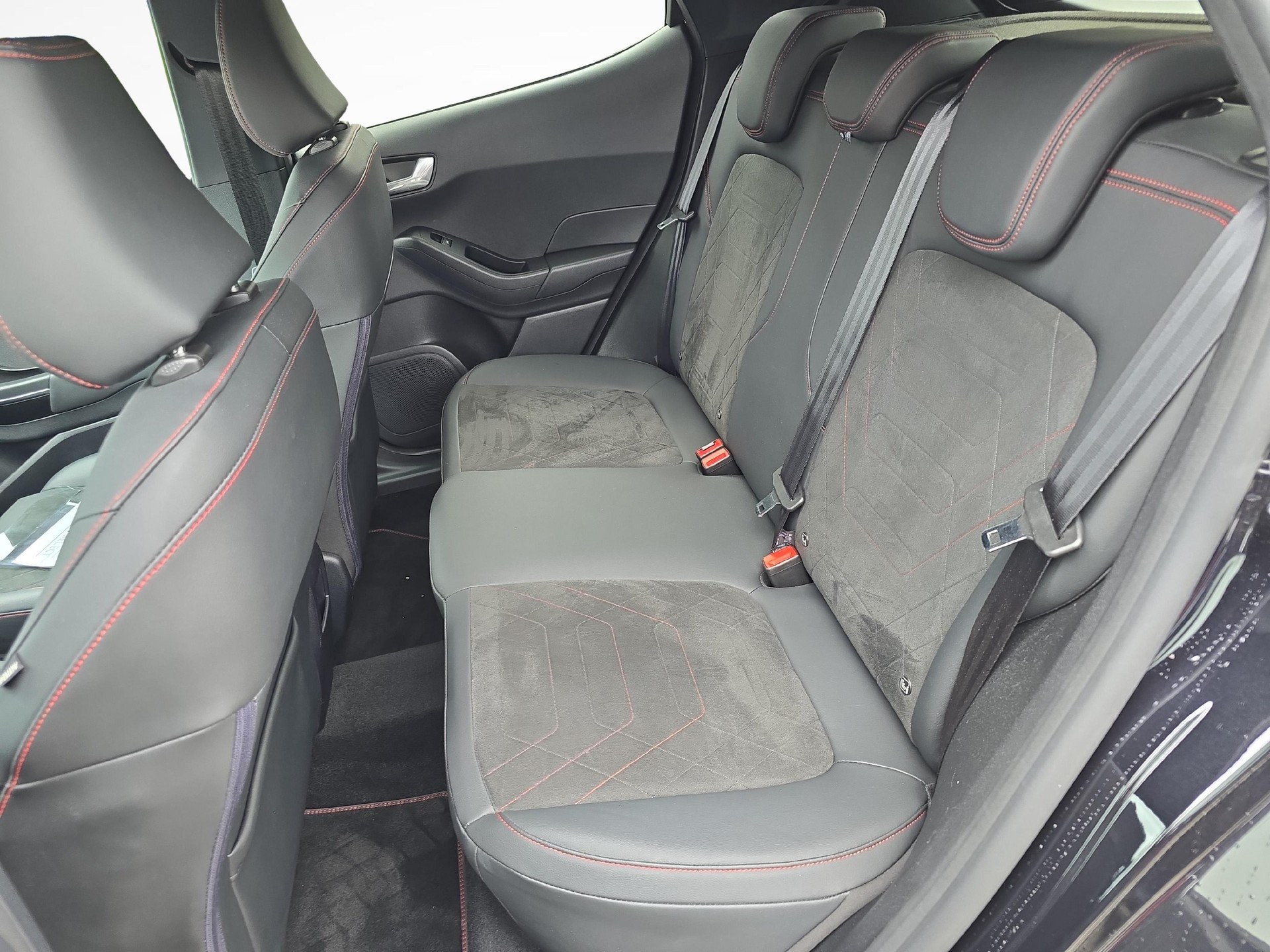FORD Fiesta 1.0 EcoB Hybrid ST-Line Vignale / ab 3,99% Leasing bei Abschluss einer Protect Autoversicherung-image-10
