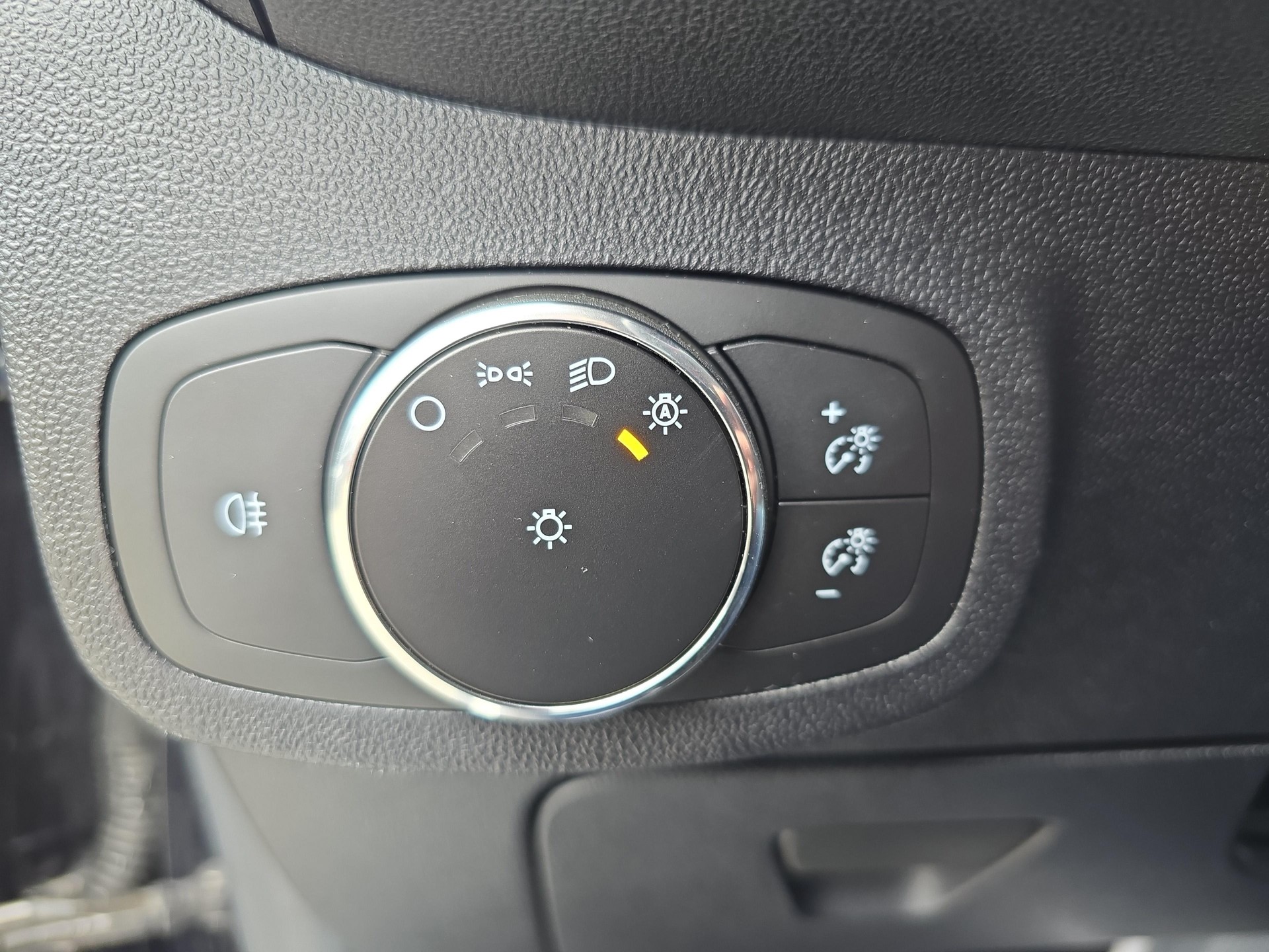 FORD Fiesta 1.0 EcoB Hybrid ST-Line Vignale / ab 3,99% Leasing bei Abschluss einer Protect Autoversicherung-image-19