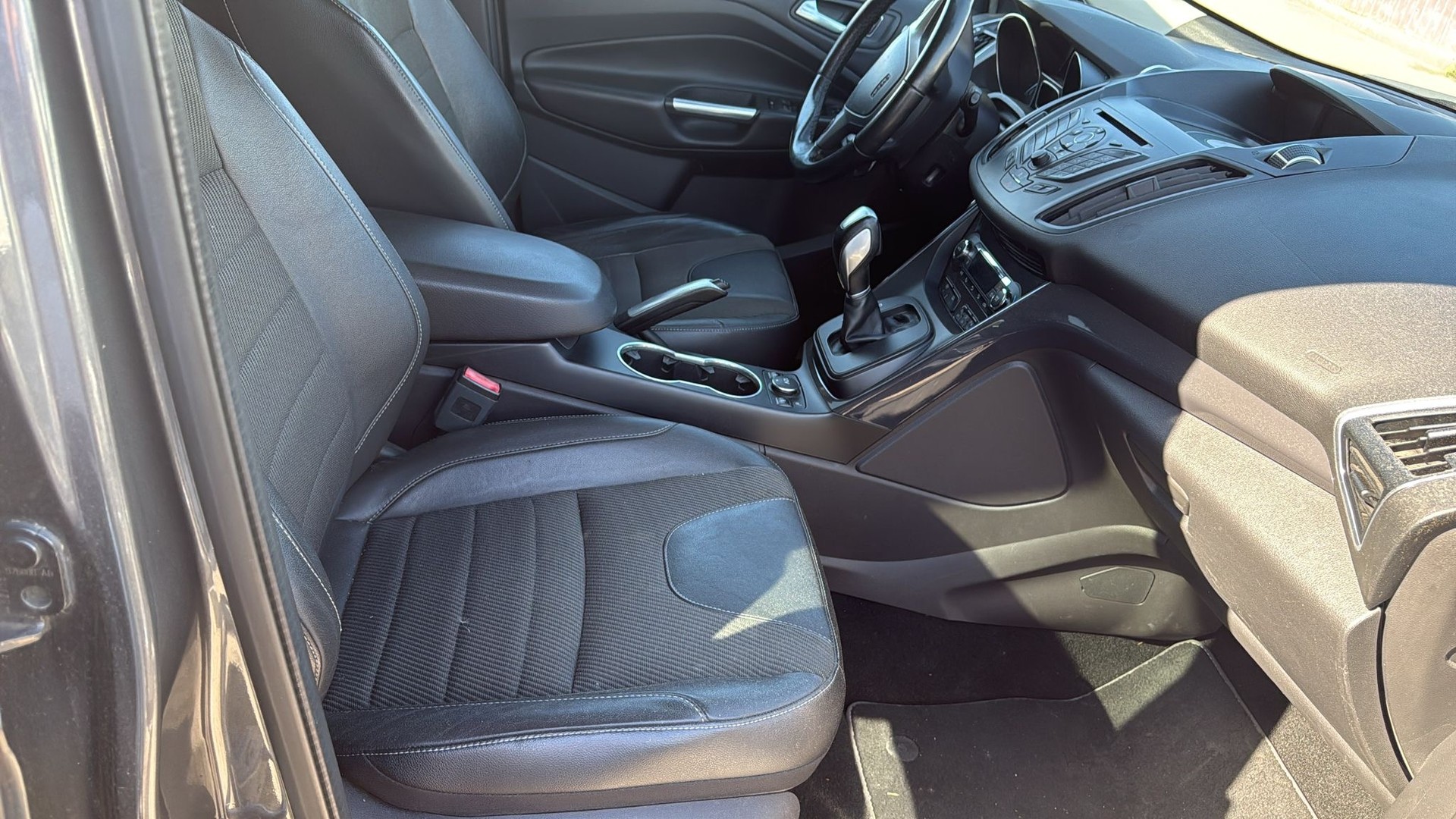 FORD Kuga 2.0 TDCi Titanium 4WD PowerShift-image-8