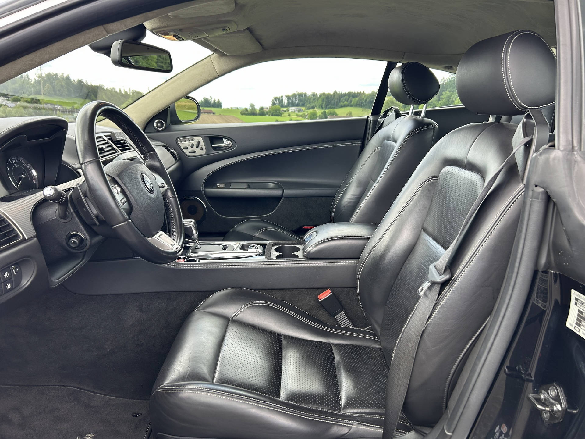 JAGUAR XKR Coupé 4.2 V8-image-6