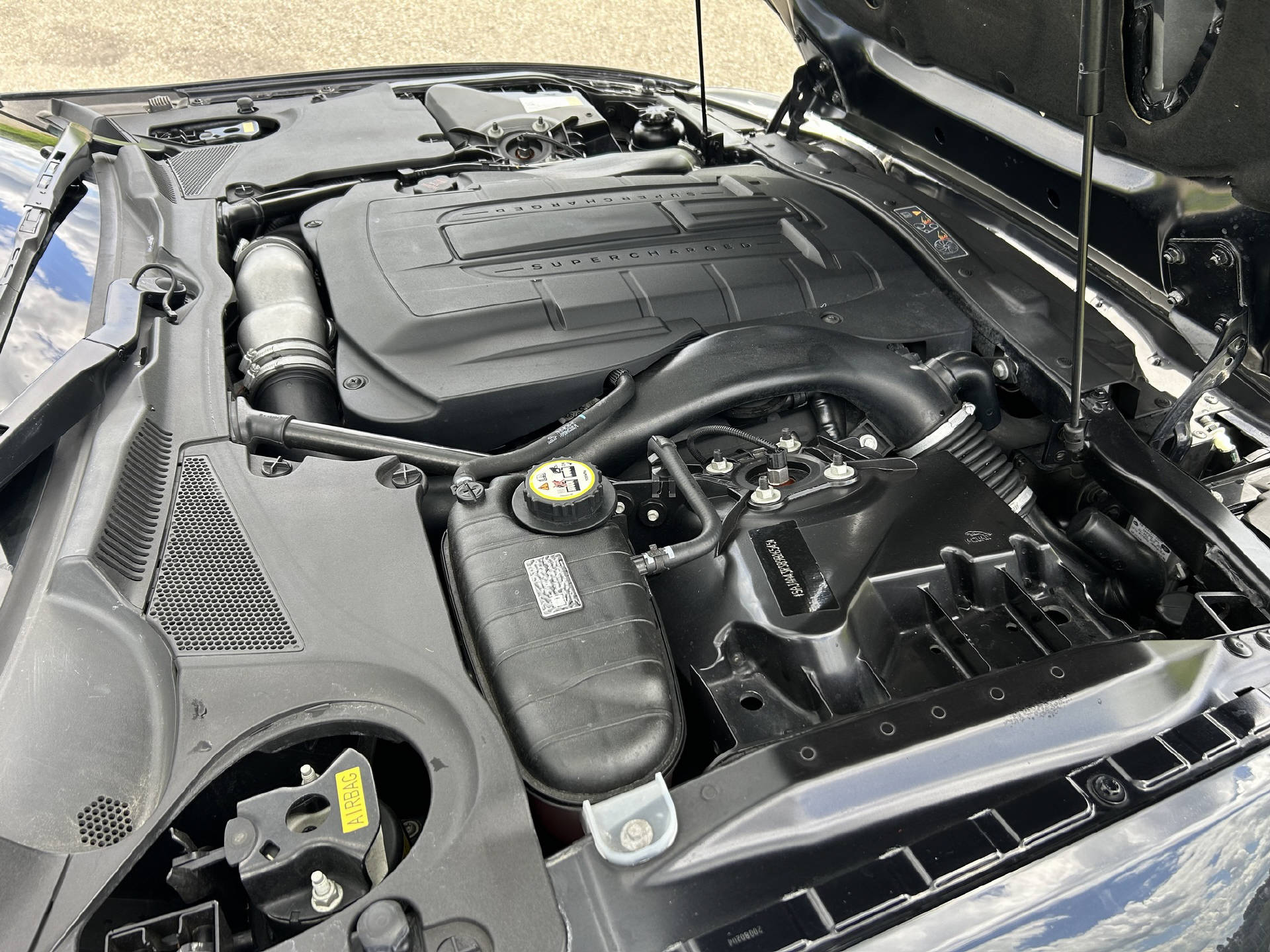 JAGUAR XKR Coupé 4.2 V8-image-9