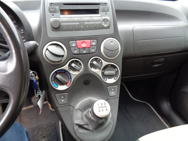 FIAT Panda 1.3 16V JTD Cross 4x4-image-11