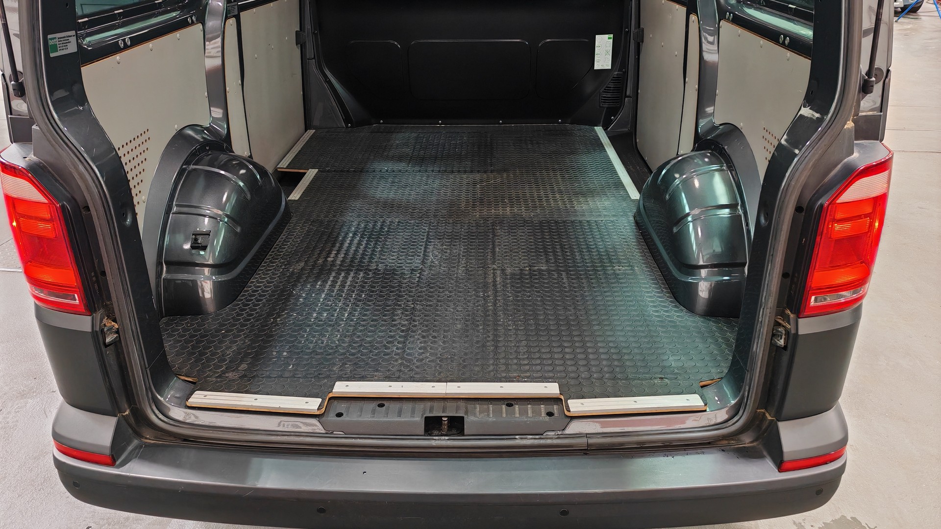VW T6 2.0 TDI 4M Transporter-image-12