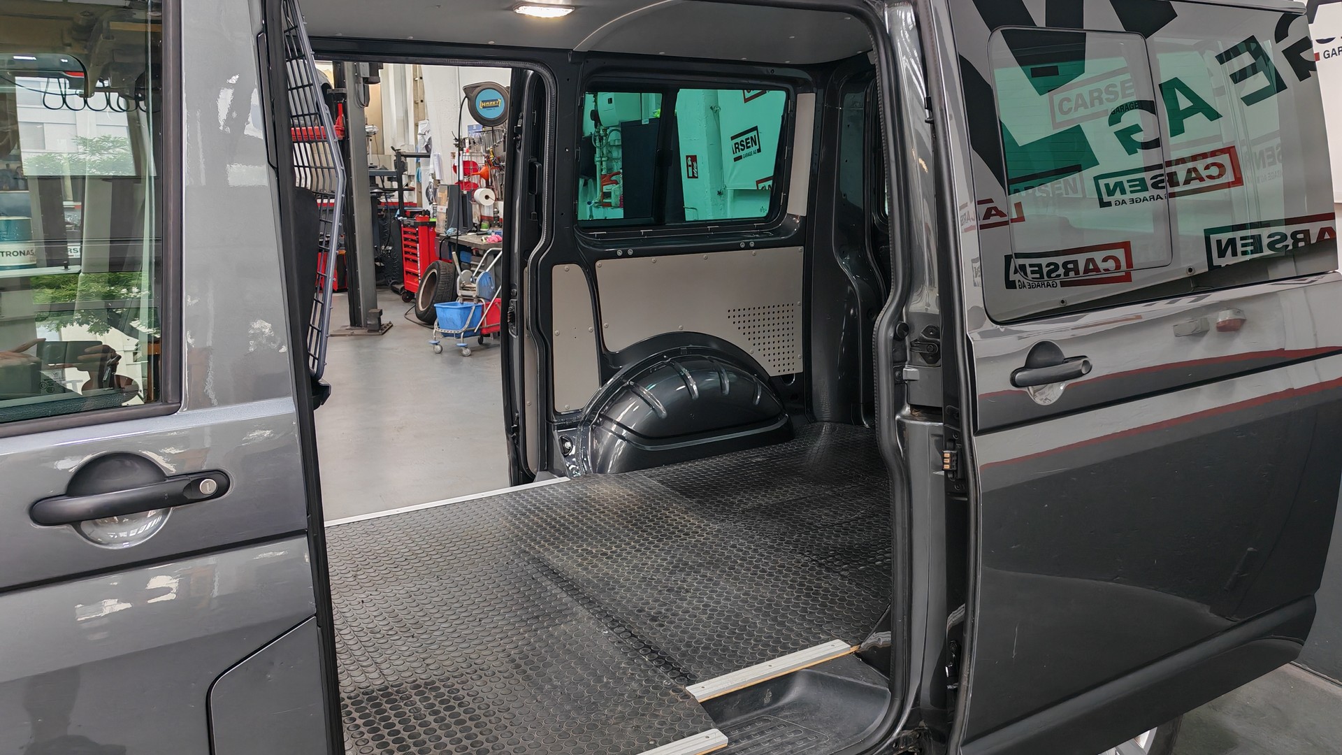 VW T6 2.0 TDI 4M Transporter-image-7