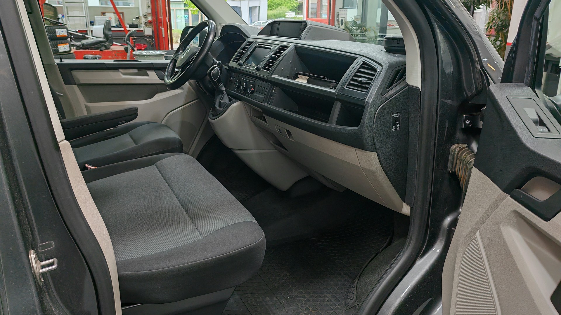 VW T6 2.0 TDI 4M Transporter-image-6