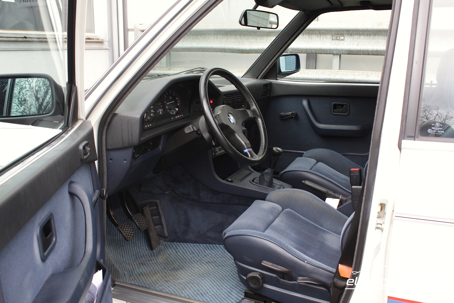 BMW M 535i Handschalter aus 1. Hand-image-13