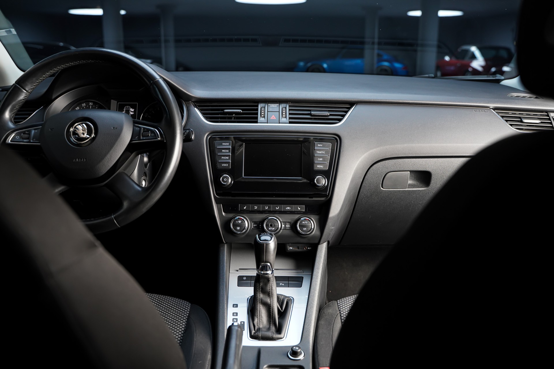 SKODA Octavia Combi 1.6 TDI Ambition DSG-image-17