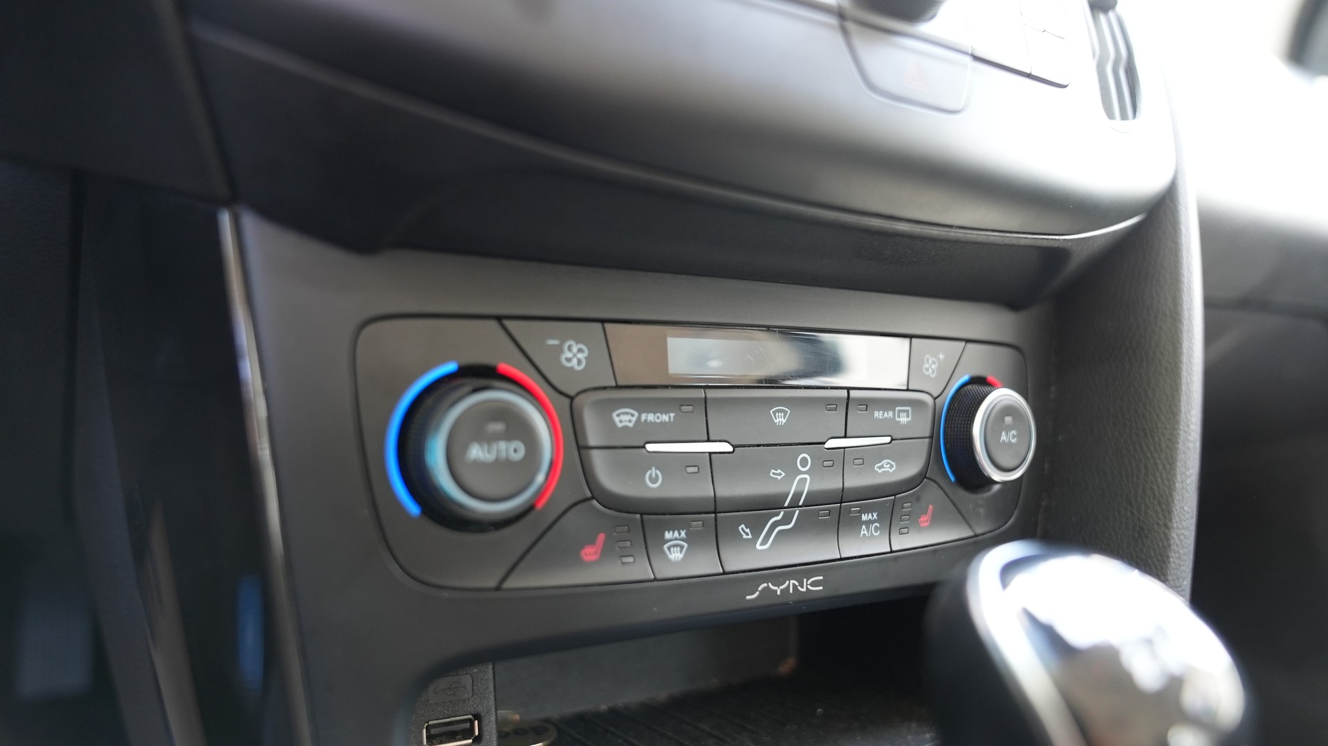 FORD Focus 1.0 SCTi Titanium-image-5