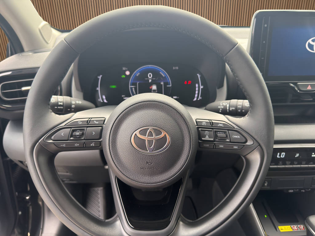 TOYOTA Yaris 1.5 VVT-i HSD Comfort Sport-image-14
