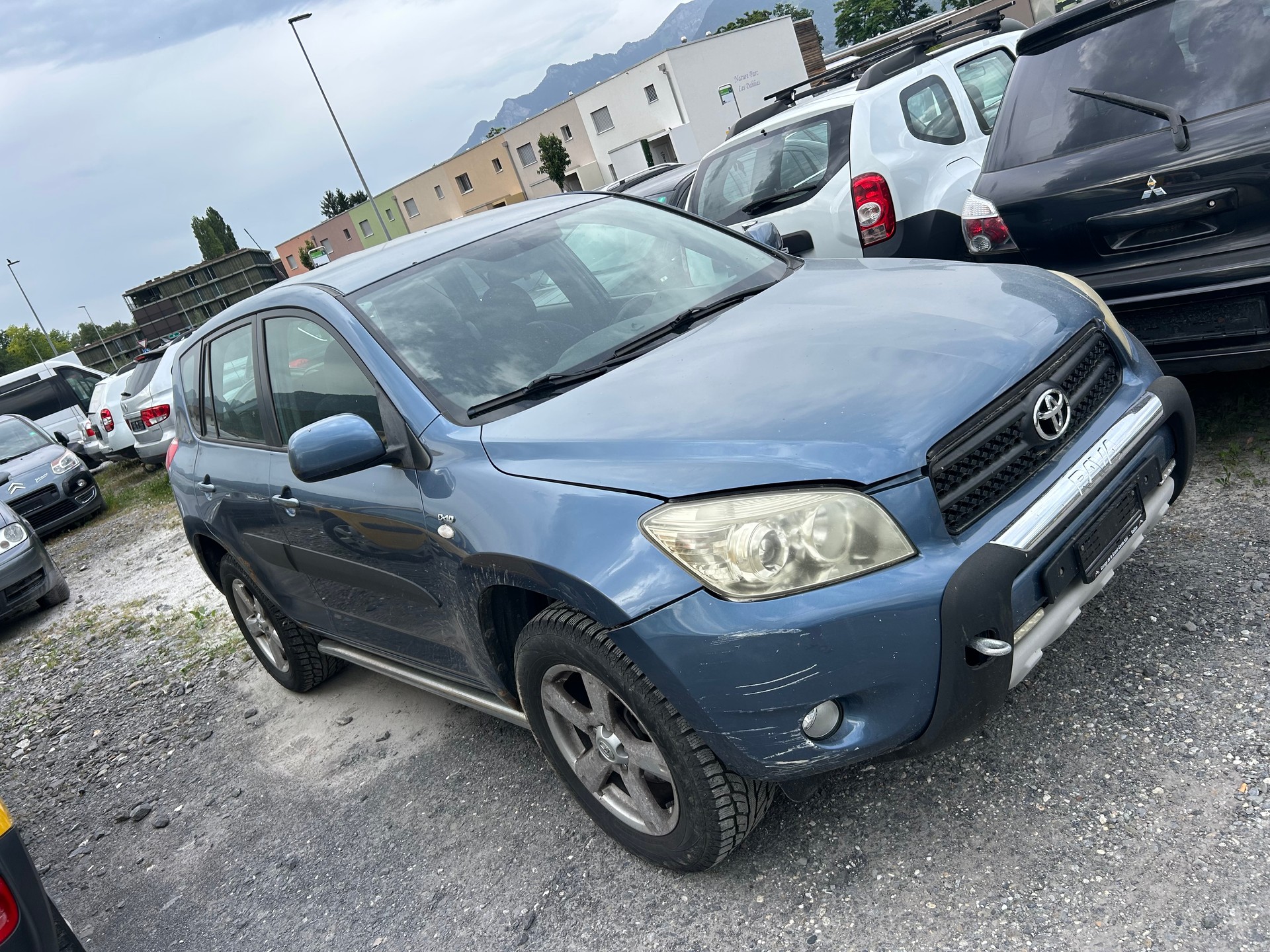 TOYOTA RAV-4 2.2D-4 D Linea Luna-image-0