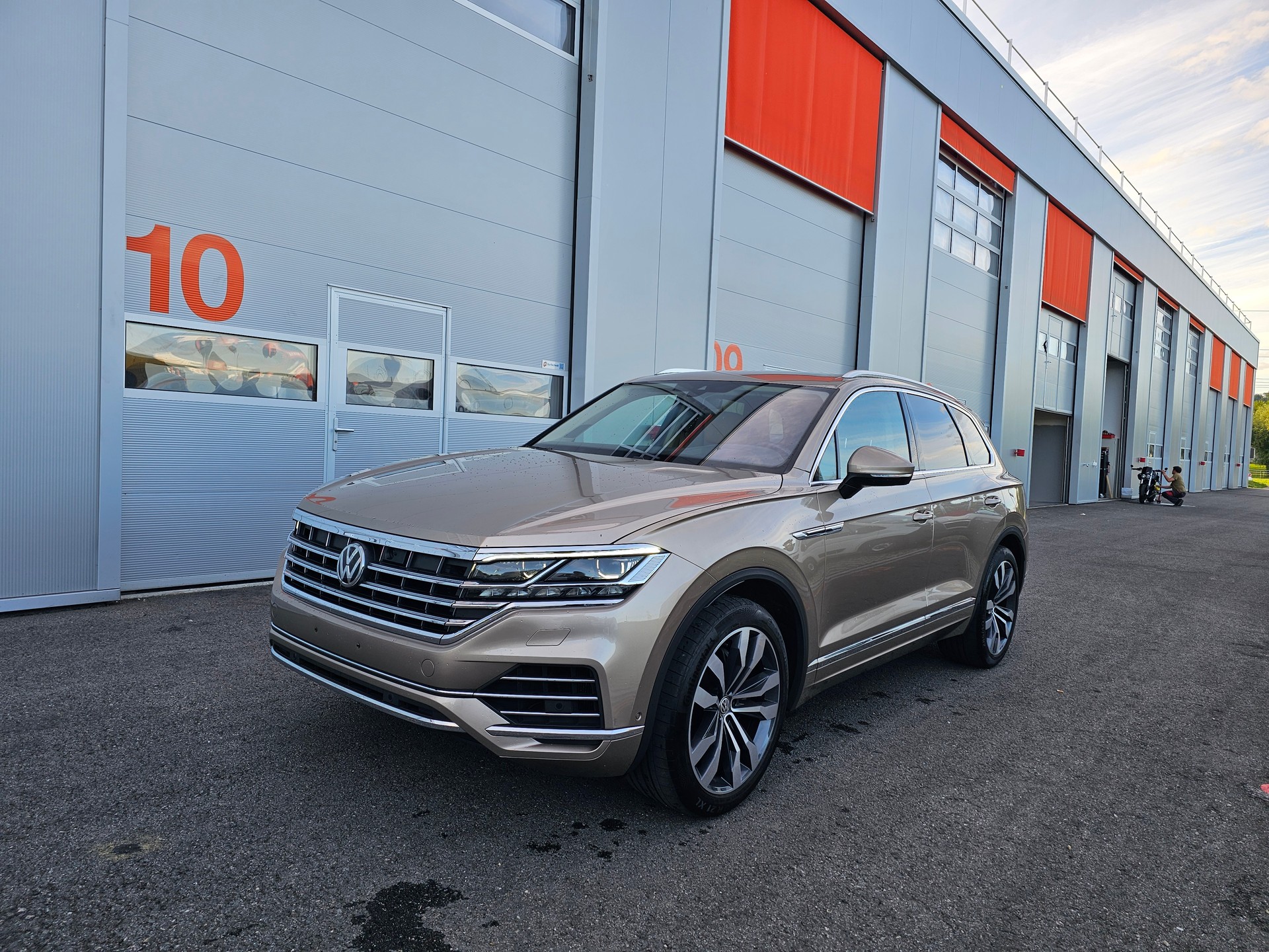 VW Touareg 3.0 TDI Atmosphere Tiptronic-image-0