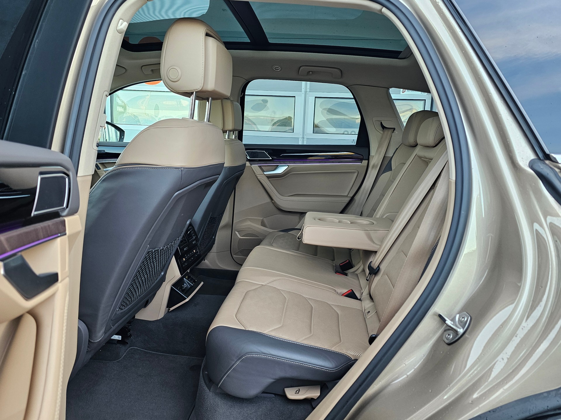 VW Touareg 3.0 TDI Atmosphere Tiptronic-image-10