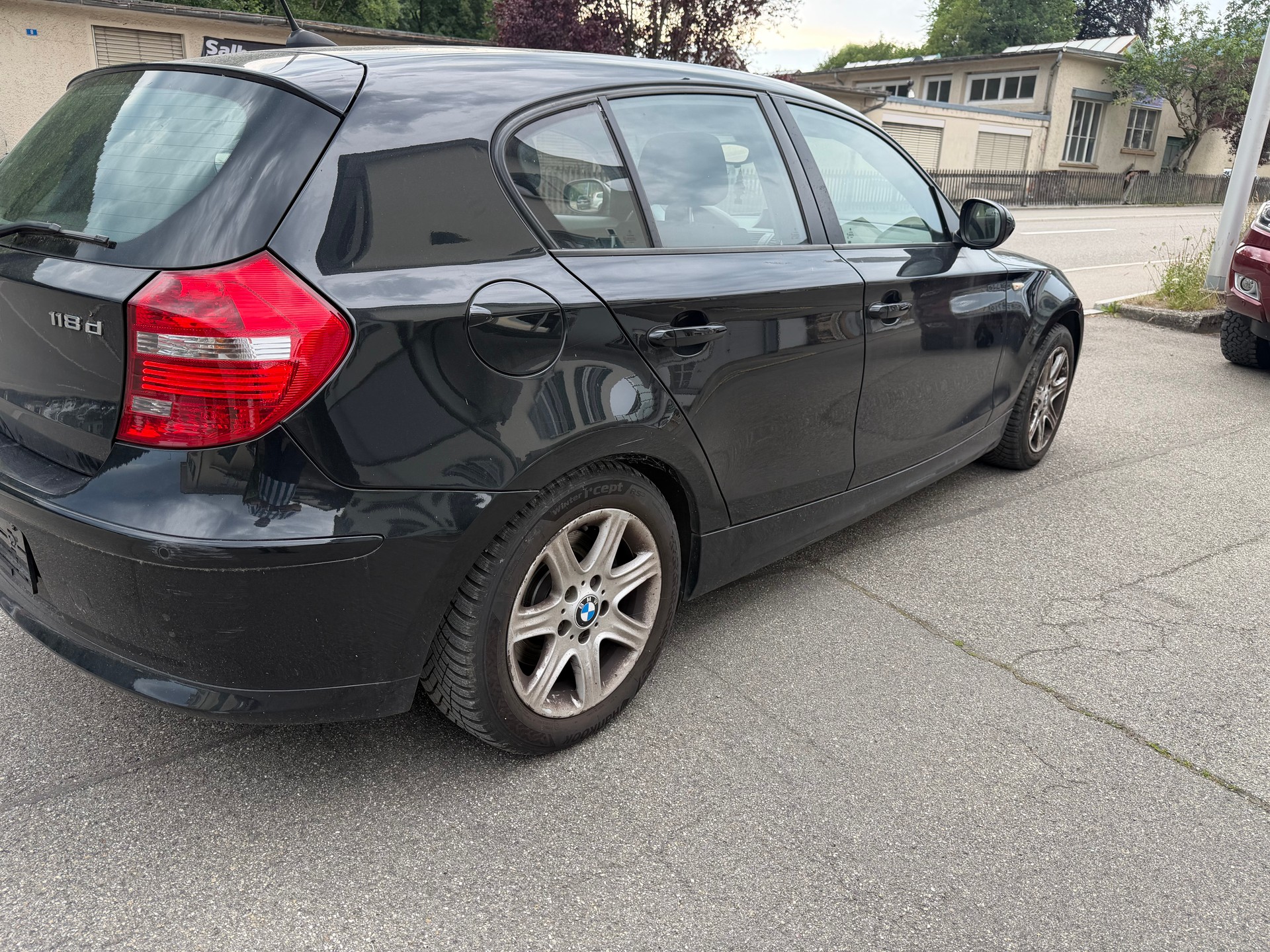 BMW 118d-image-1