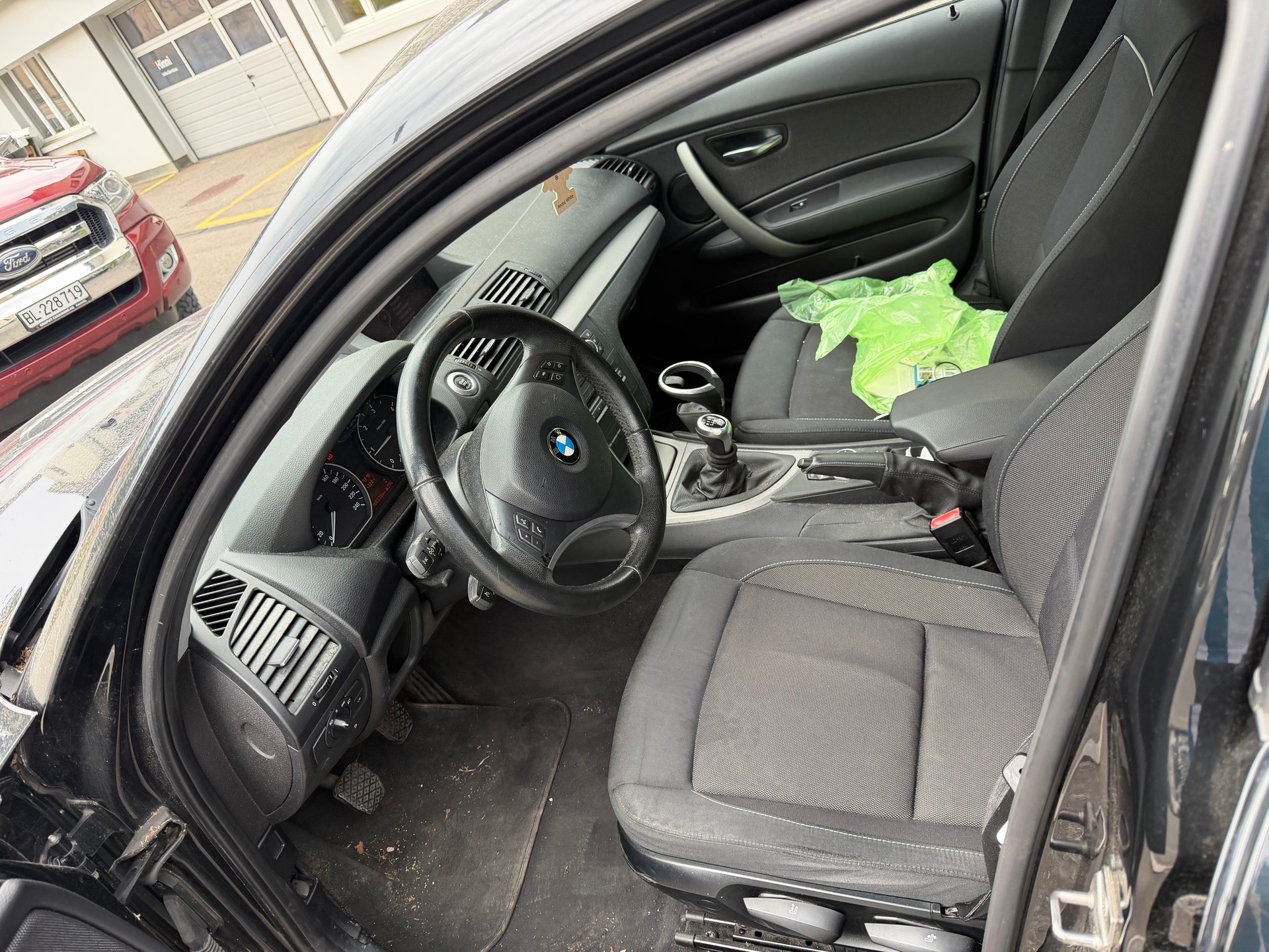 BMW 118d-image-4