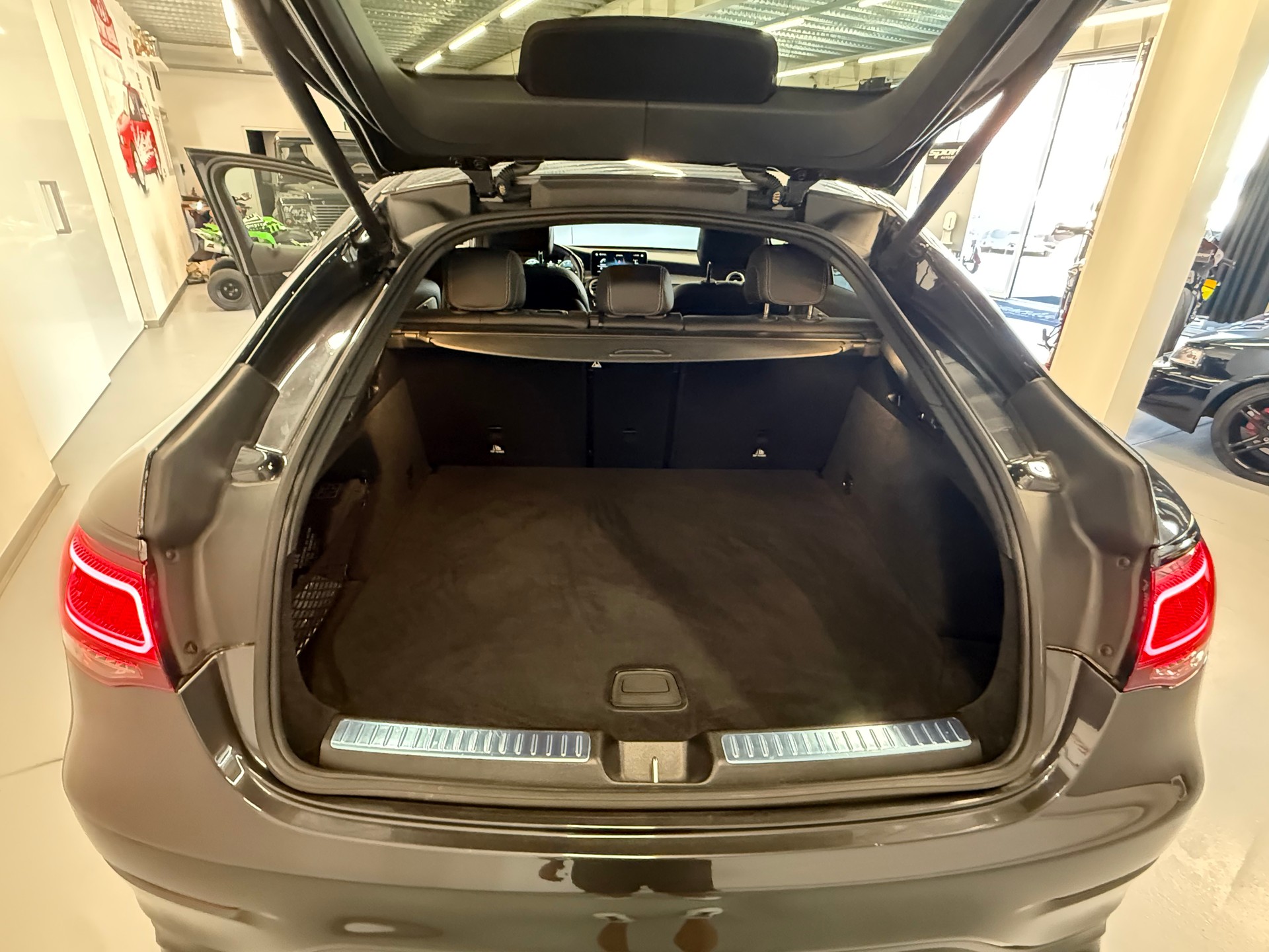 MERCEDES-BENZ GLC Coupé 63 AMG 4Matic 9G-Tronic CH Auto-image-22