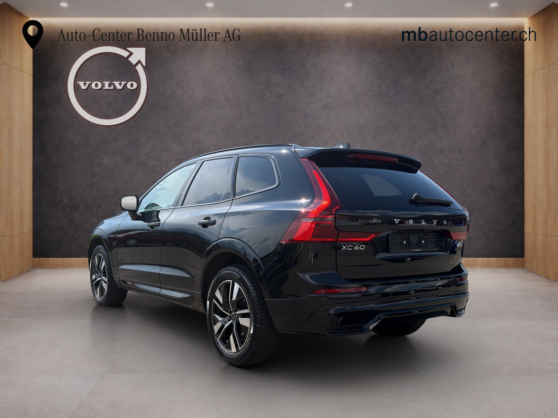 VOLVO XC60 2.0 B5 MH Plus Dark AWD-image-2