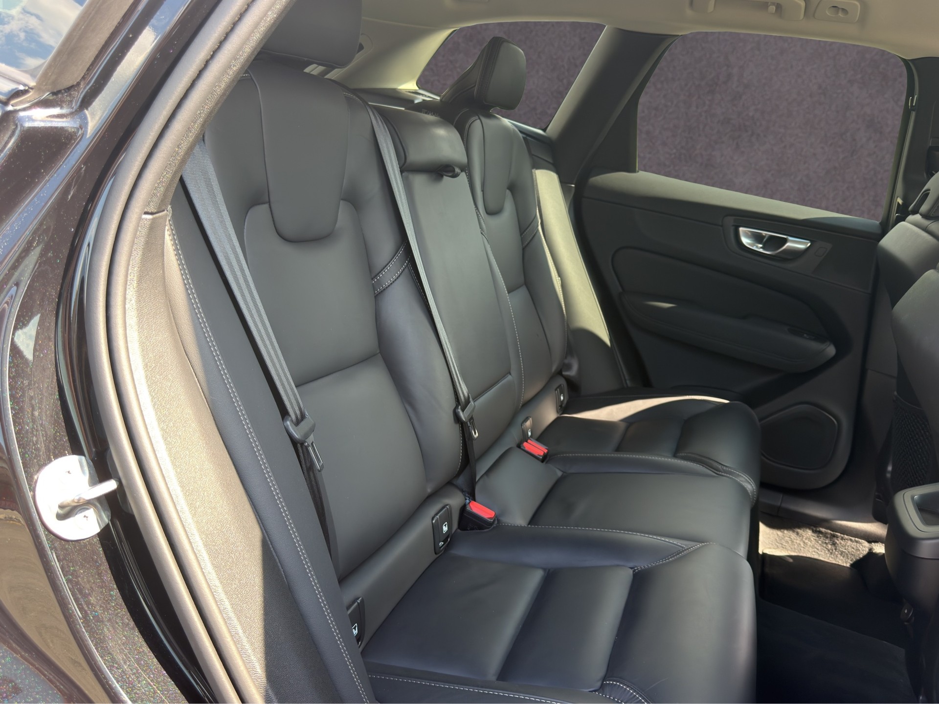 VOLVO XC60 2.0 B5 MH Plus Dark AWD-image-16