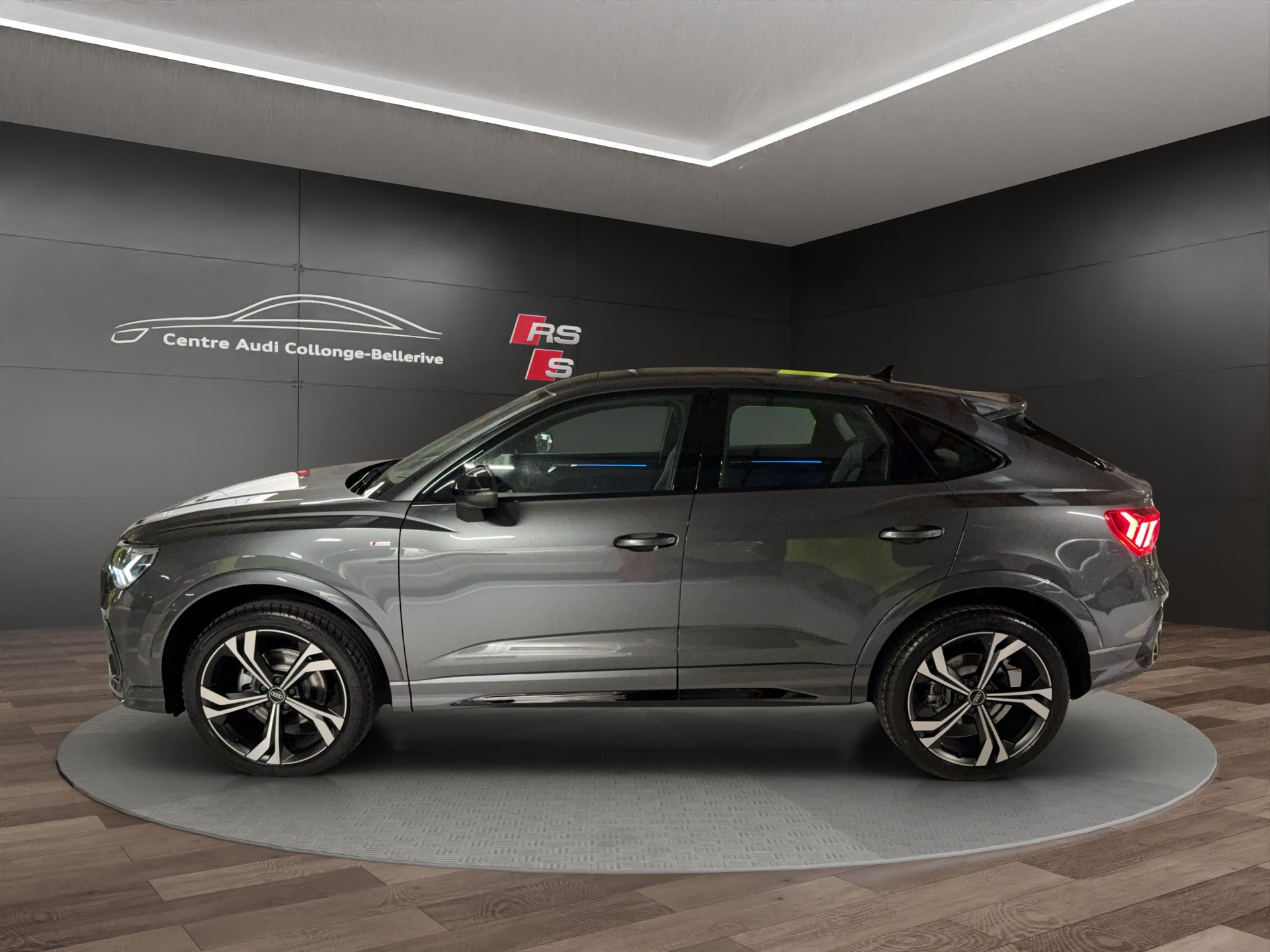 AUDI Q3 Sportback 35 TFSI S line Attraction S-tronic-image-2