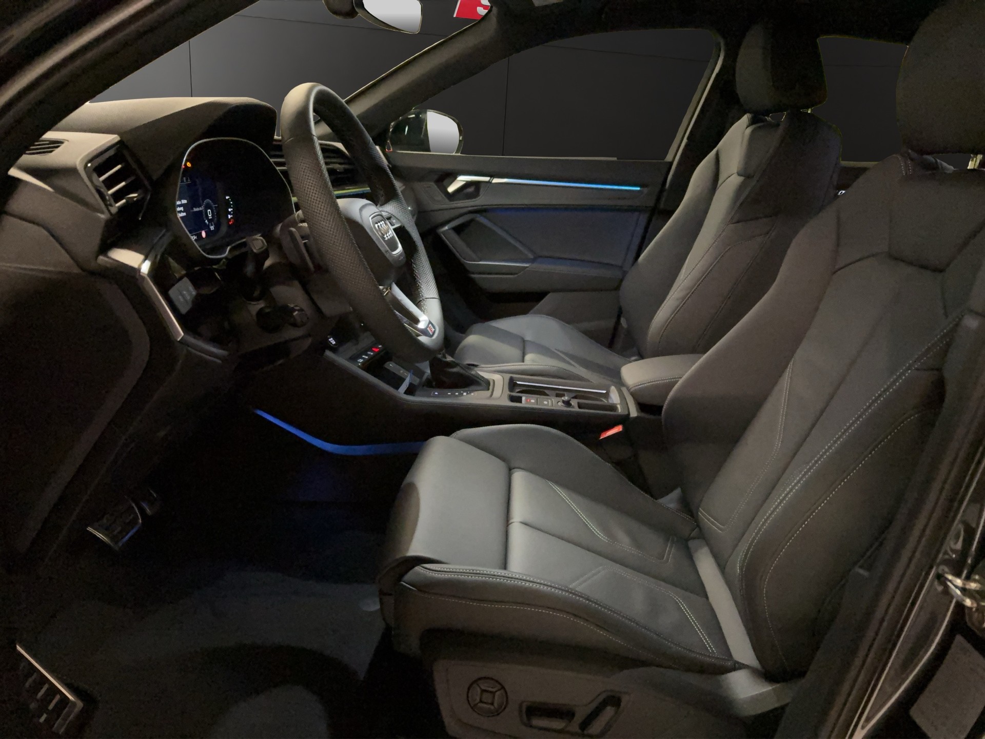 AUDI Q3 Sportback 35 TFSI S line Attraction S-tronic-image-7