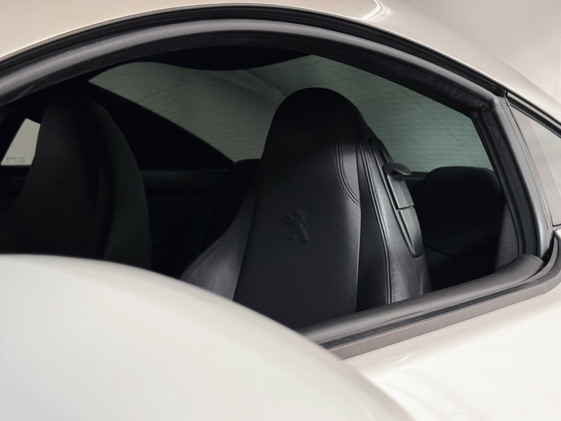 PEUGEOT RCZ 1.6 Turbo-image-13
