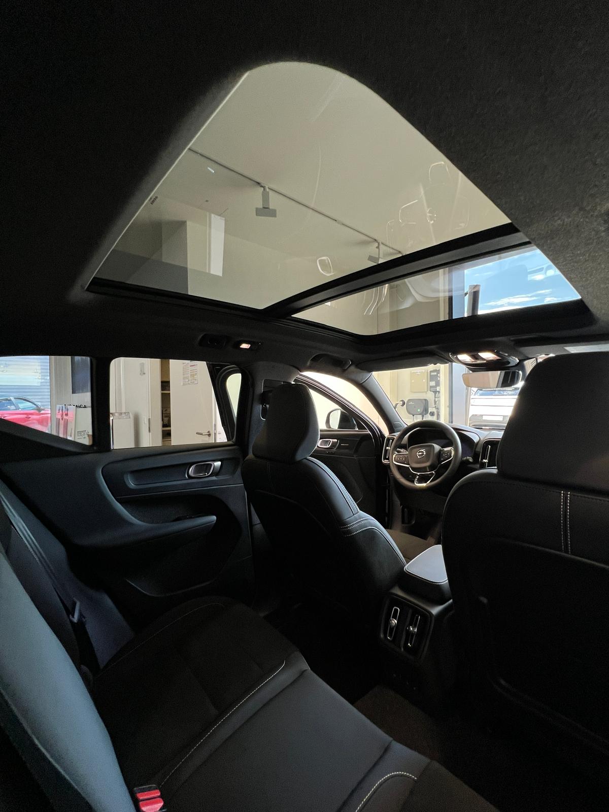 VOLVO EX40 Twin XCENTRIC Edition AWD-image-16