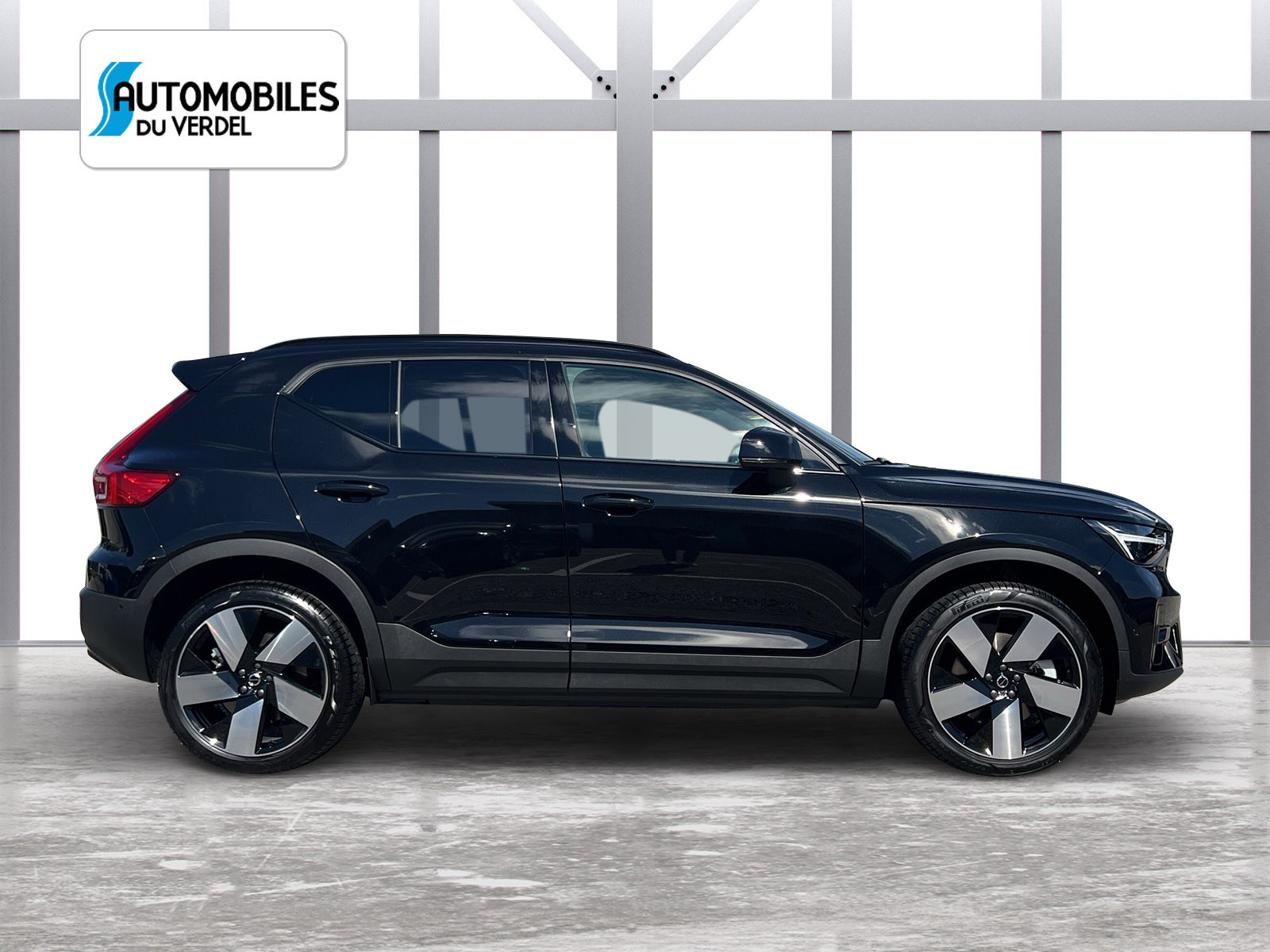 VOLVO EX40 Twin XCENTRIC Edition AWD-image-5