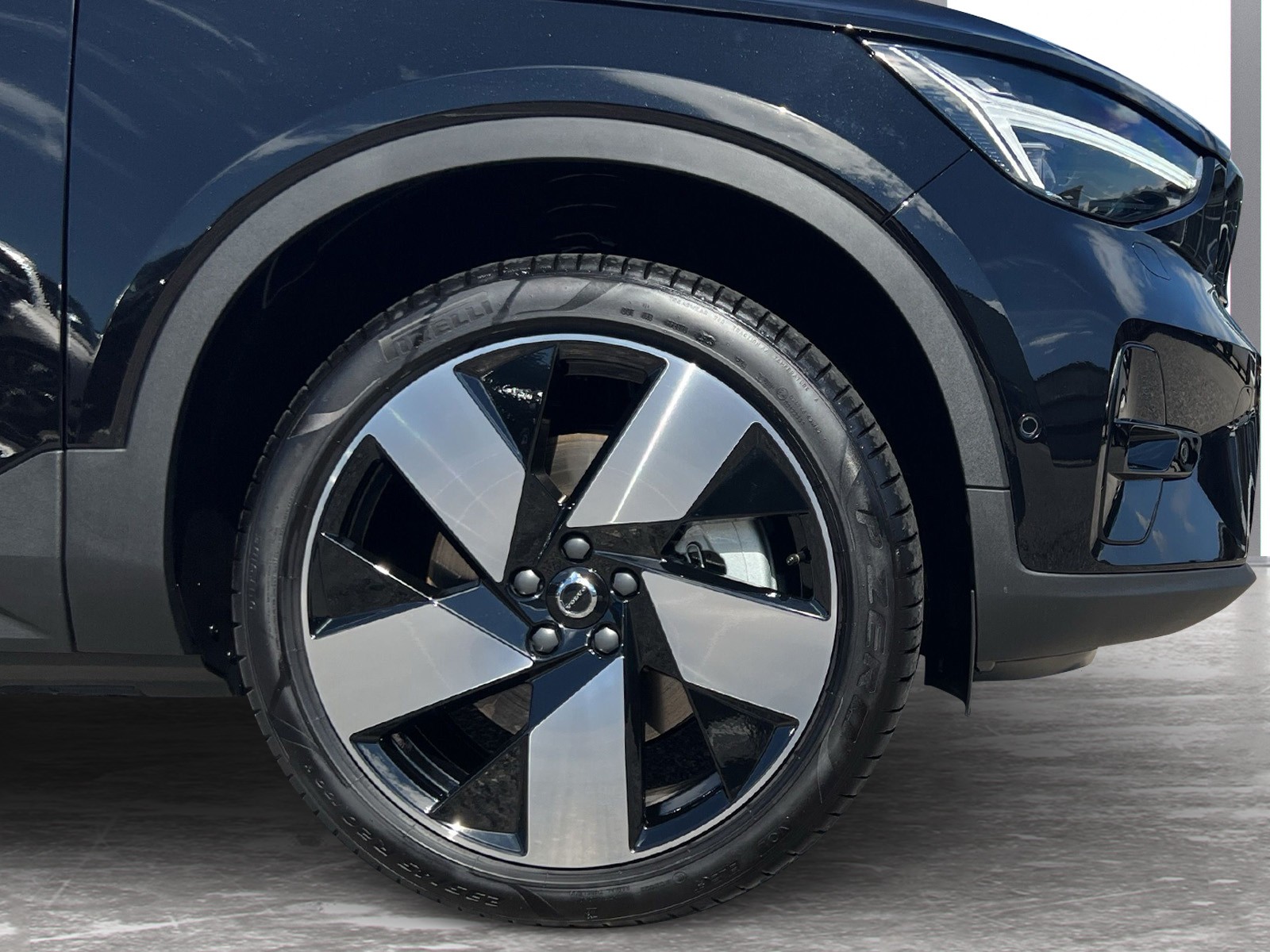 VOLVO EX40 Twin XCENTRIC Edition AWD-image-6