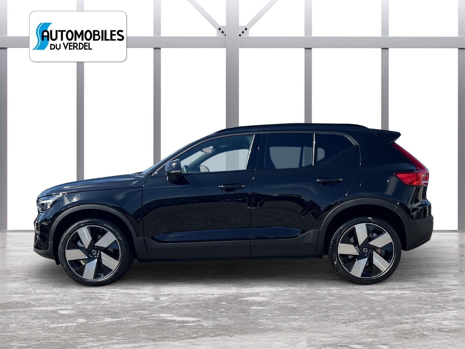 VOLVO EX40 Twin XCENTRIC Edition AWD-showroom-element-1